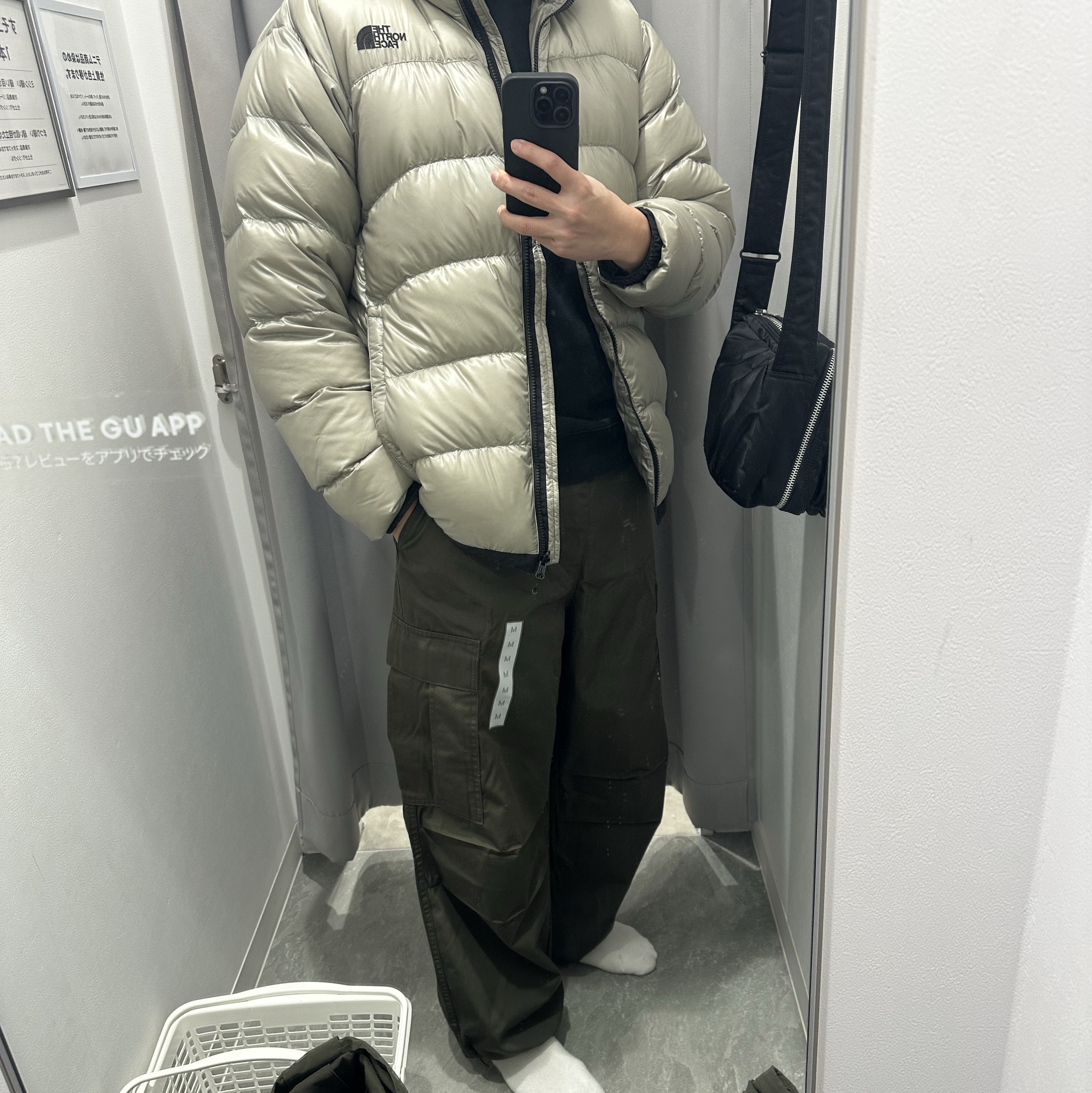 The North Face Zip-in-Zip Aconcagua Jacket Clay Gray - 24FW, Porter Tanker Shoulder Bag S Black 착용 스타일 - 3