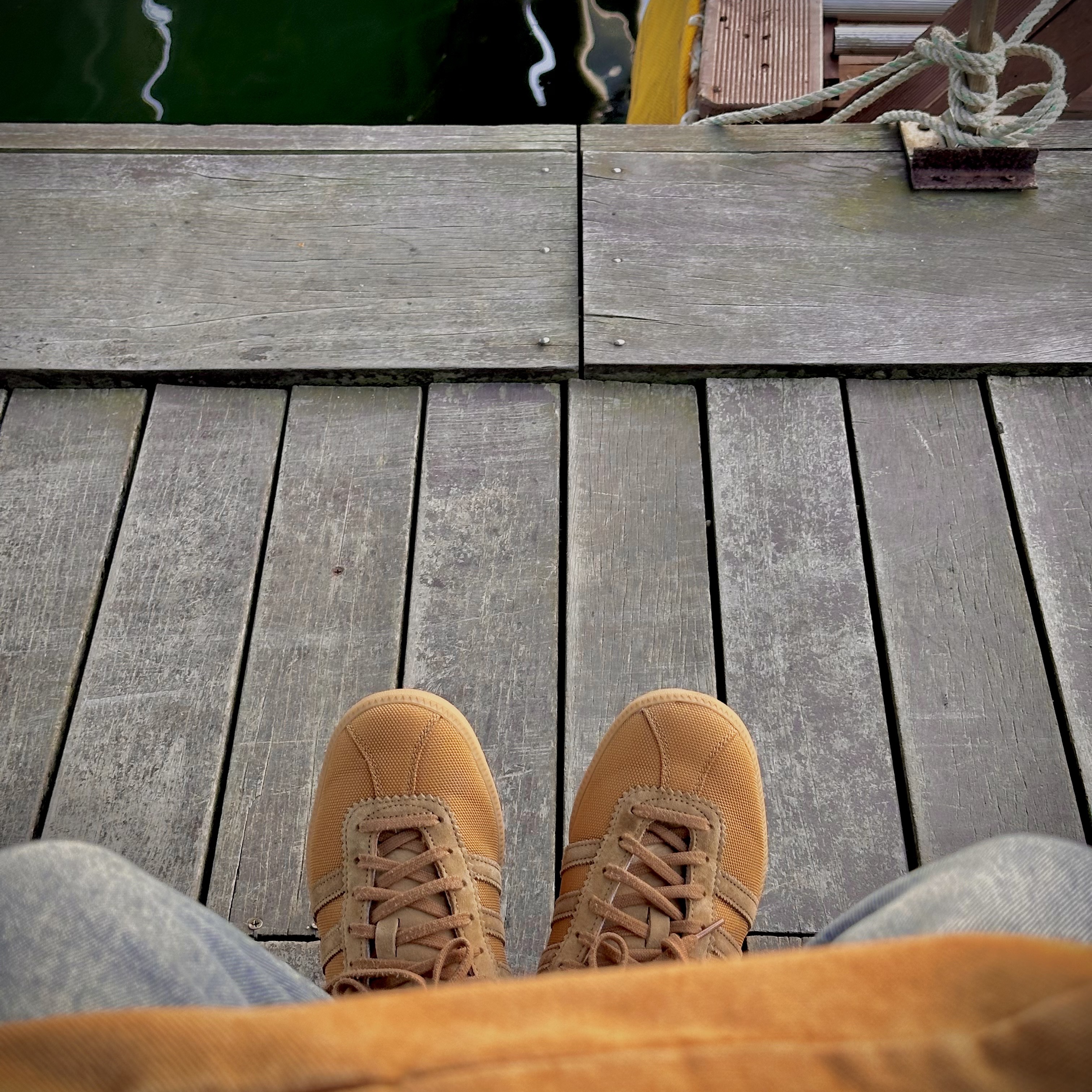 Adidas Bermuda Mesa Brown Desert 착용 스타일