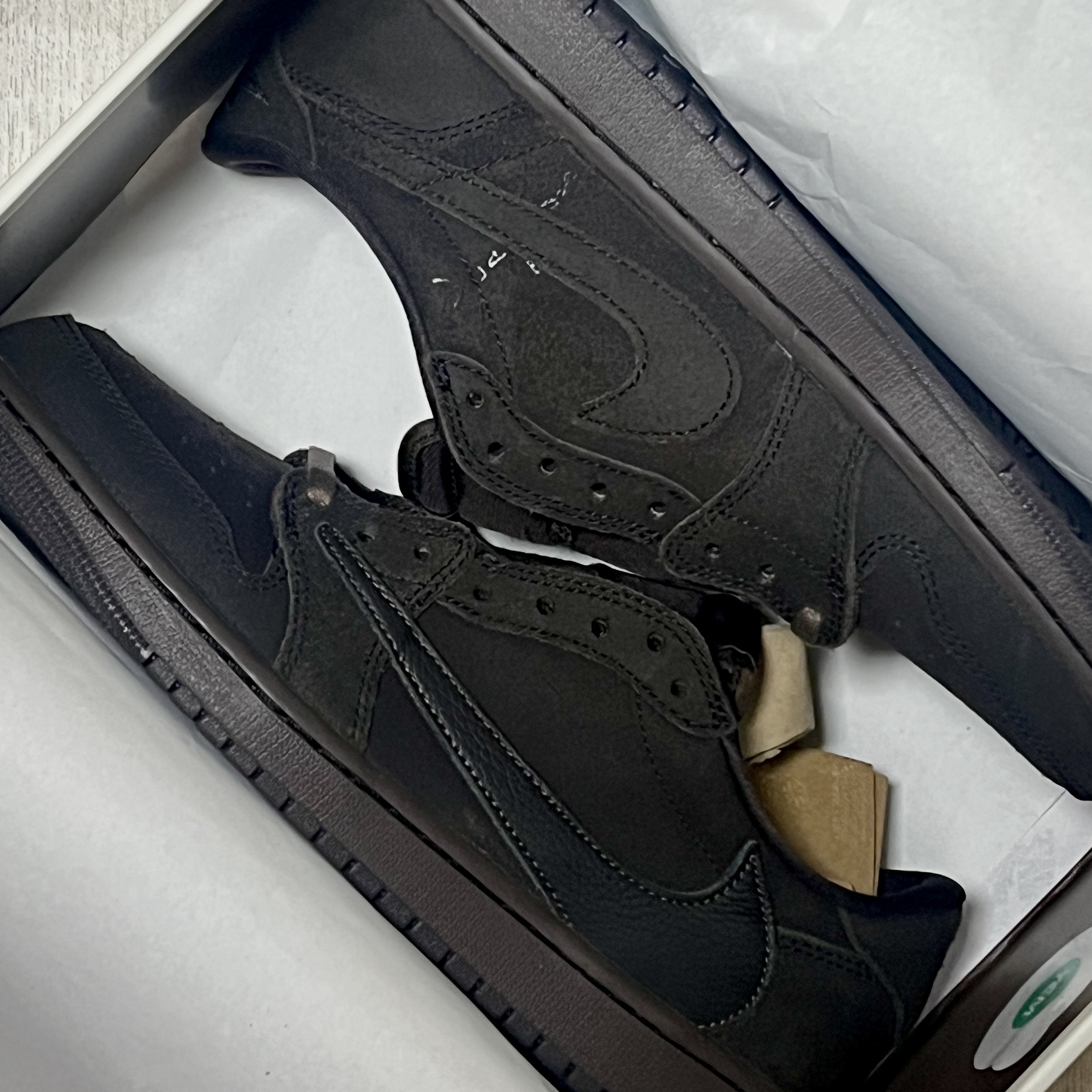 Jordan 1 x Travis Scott Retro Low OG SP Velvet Brown and Dark Mocha 착용 스타일
