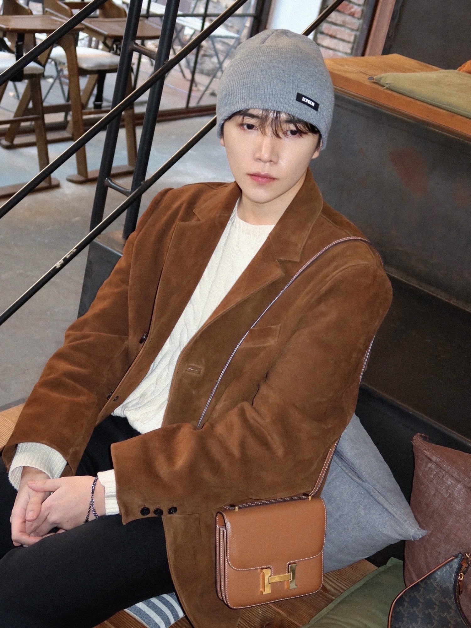 Tonywack Suede Tailored Jacket Camel, Polo Ralph Lauren Cable Knit Cotton Sweater Natural 착용 스타일 - 3