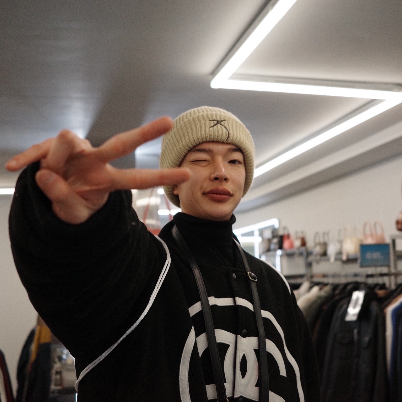 Stussy SS Link Varsity Jacket Black, Wooyoungmi Square Mini Bag Black 착용 스타일