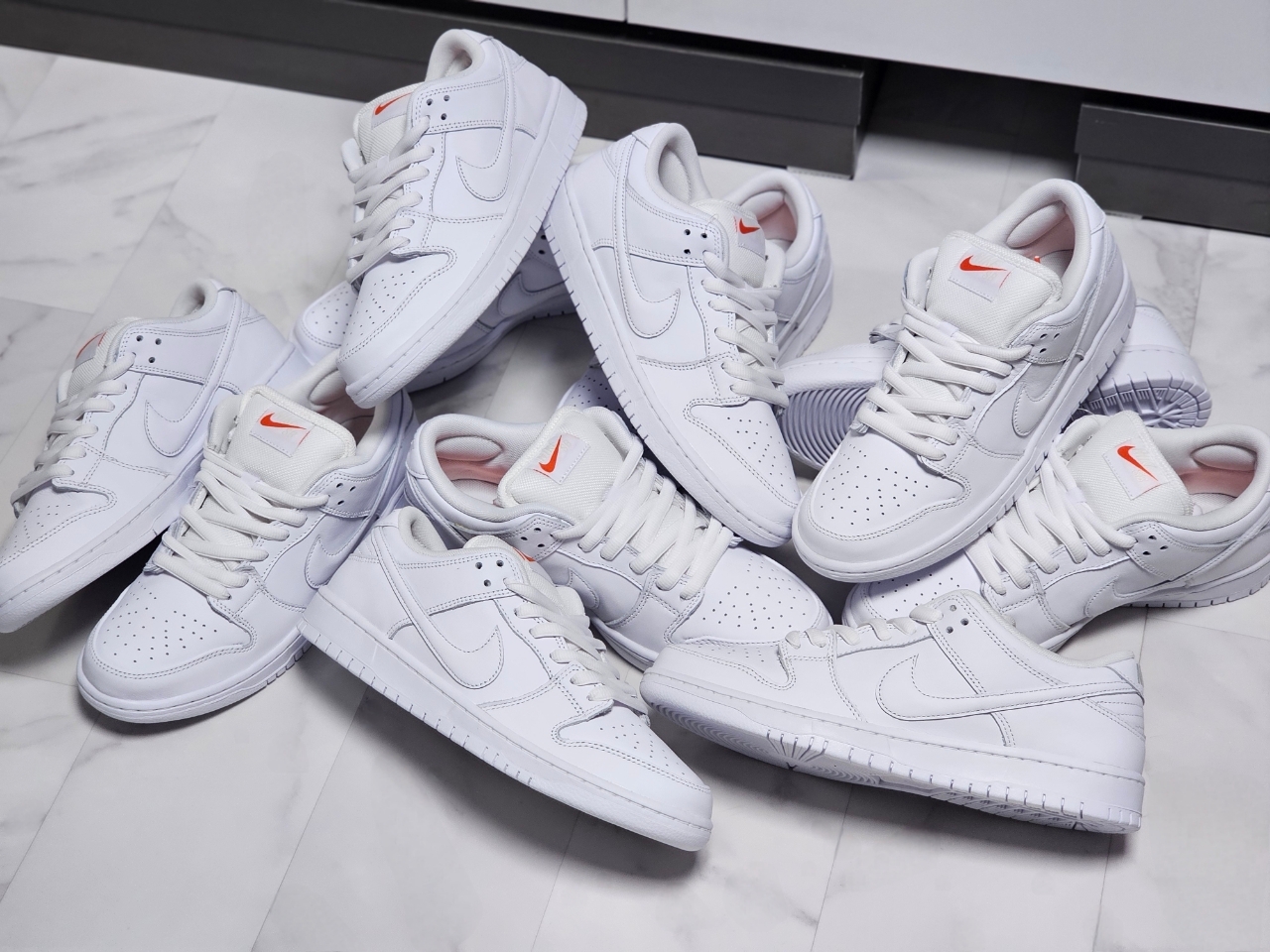 Nike SB Dunk Low Pro Triple White 착용 스타일 - 3