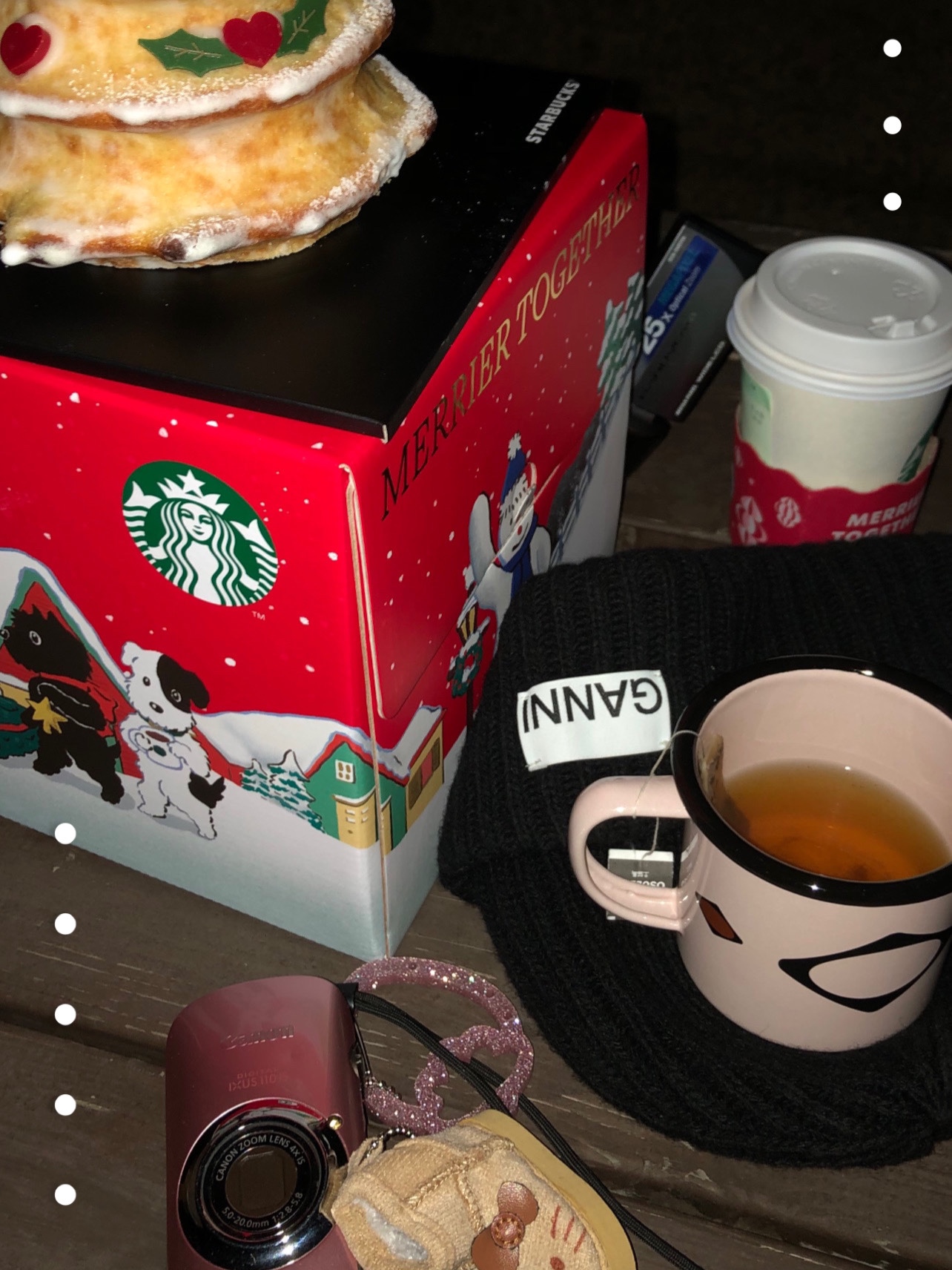 Mischief x Crow Canyon V11 Mug & V94 Oval Plate Set, Ganni Wool Beanie Black 착용 스타일