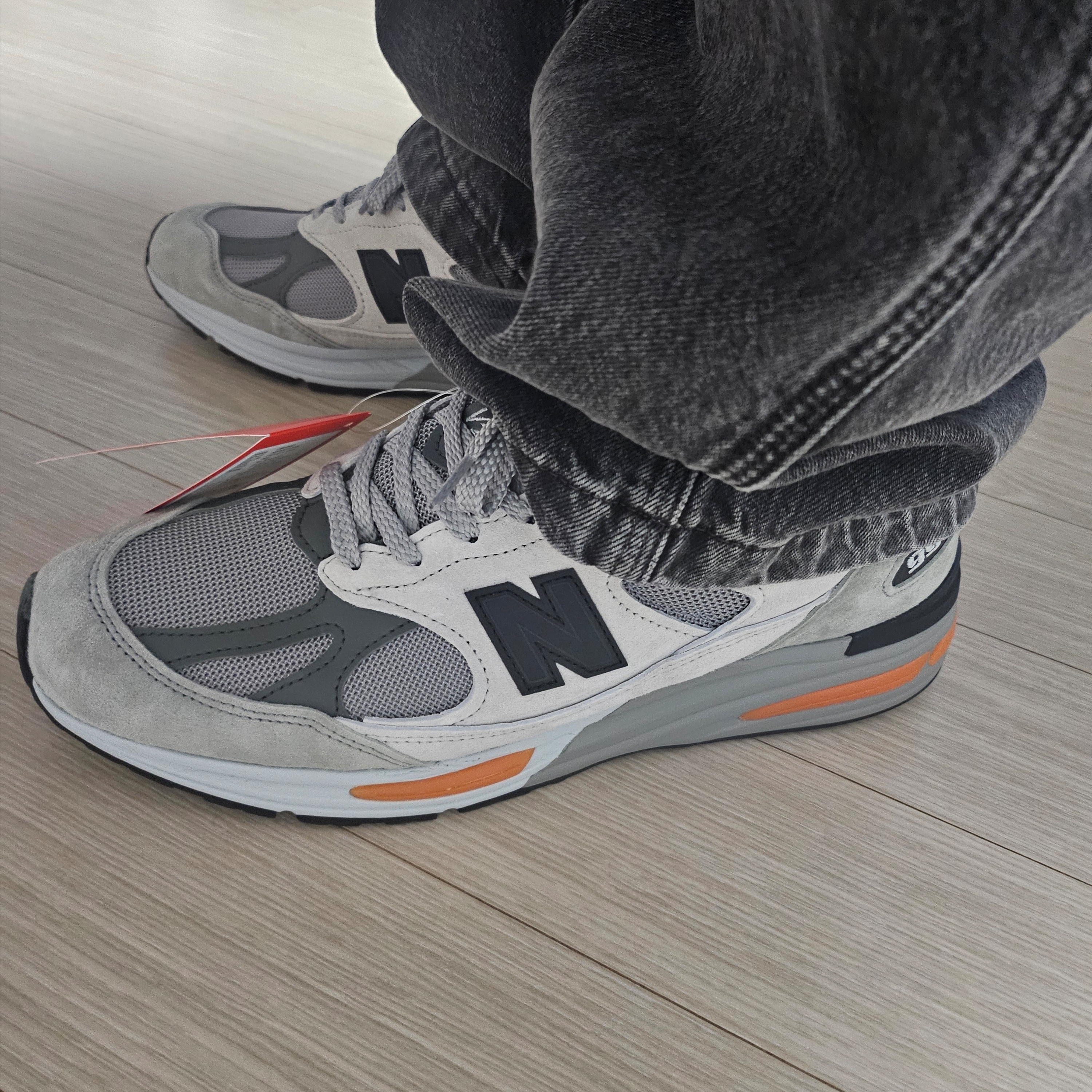New Balance 991v2 Made in UK Pelican Abbey Stone 착용 스타일 - 2