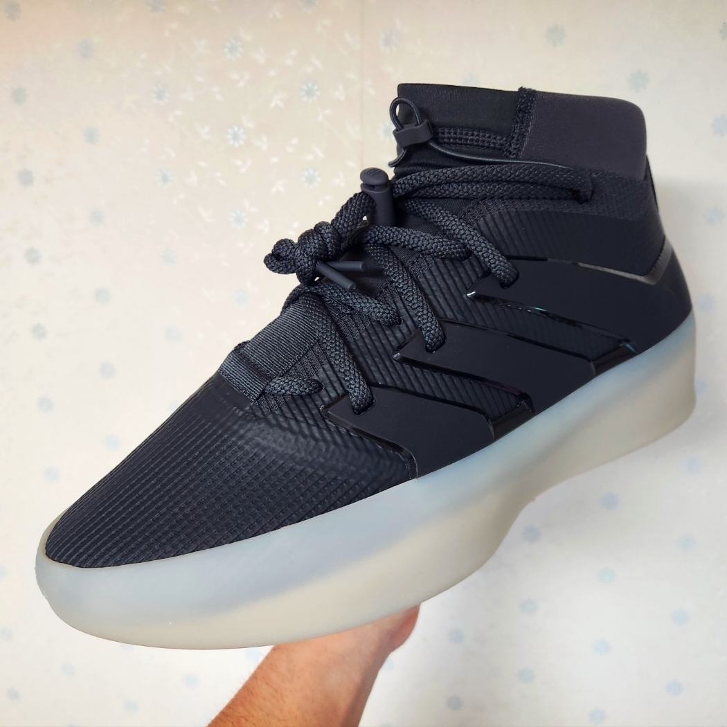 Adidas x Fear of God Athletics I Basketball Carbon 착용 스타일 - 1