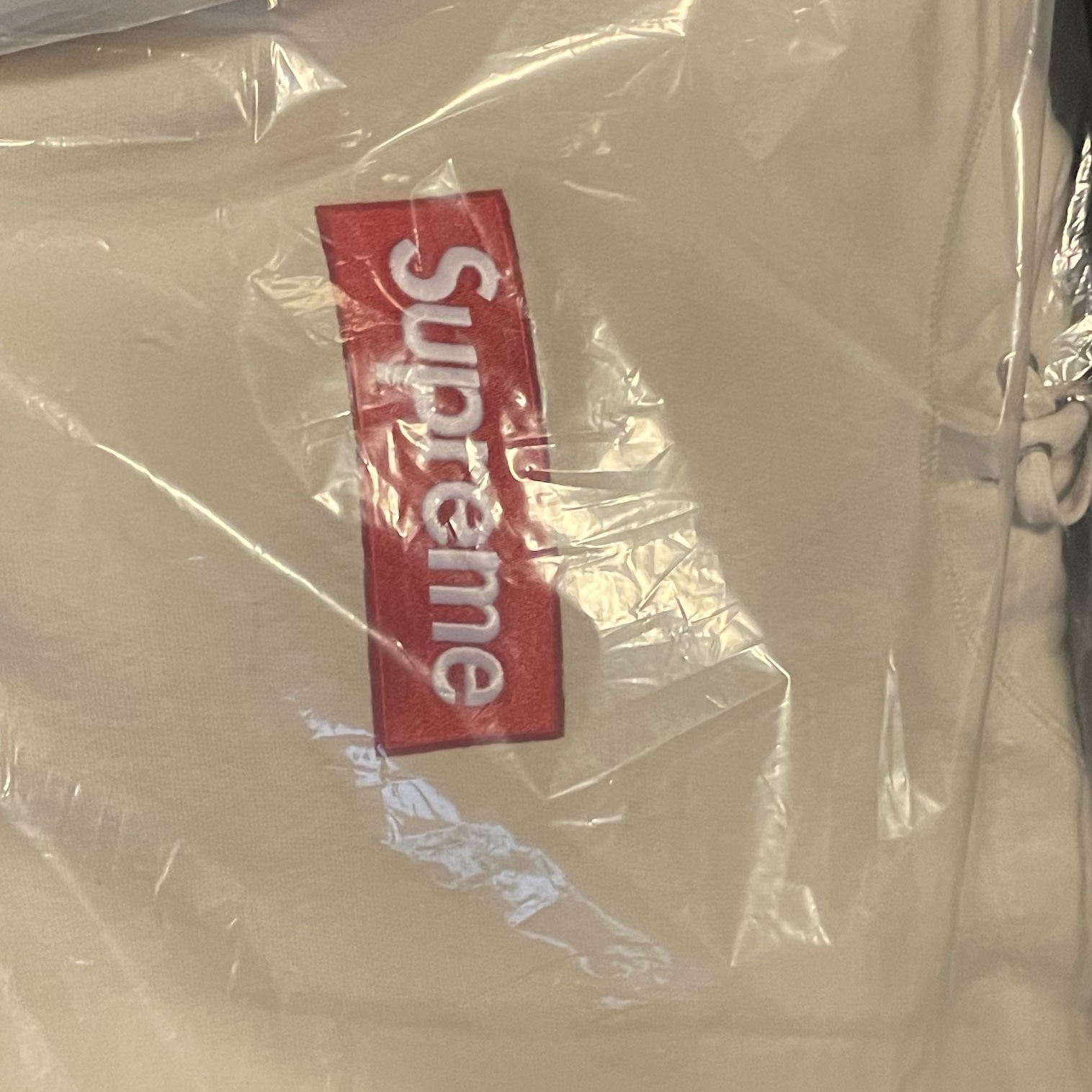 Supreme Box Logo Hooded Sweatshirt Stone - 24FW 착용 스타일