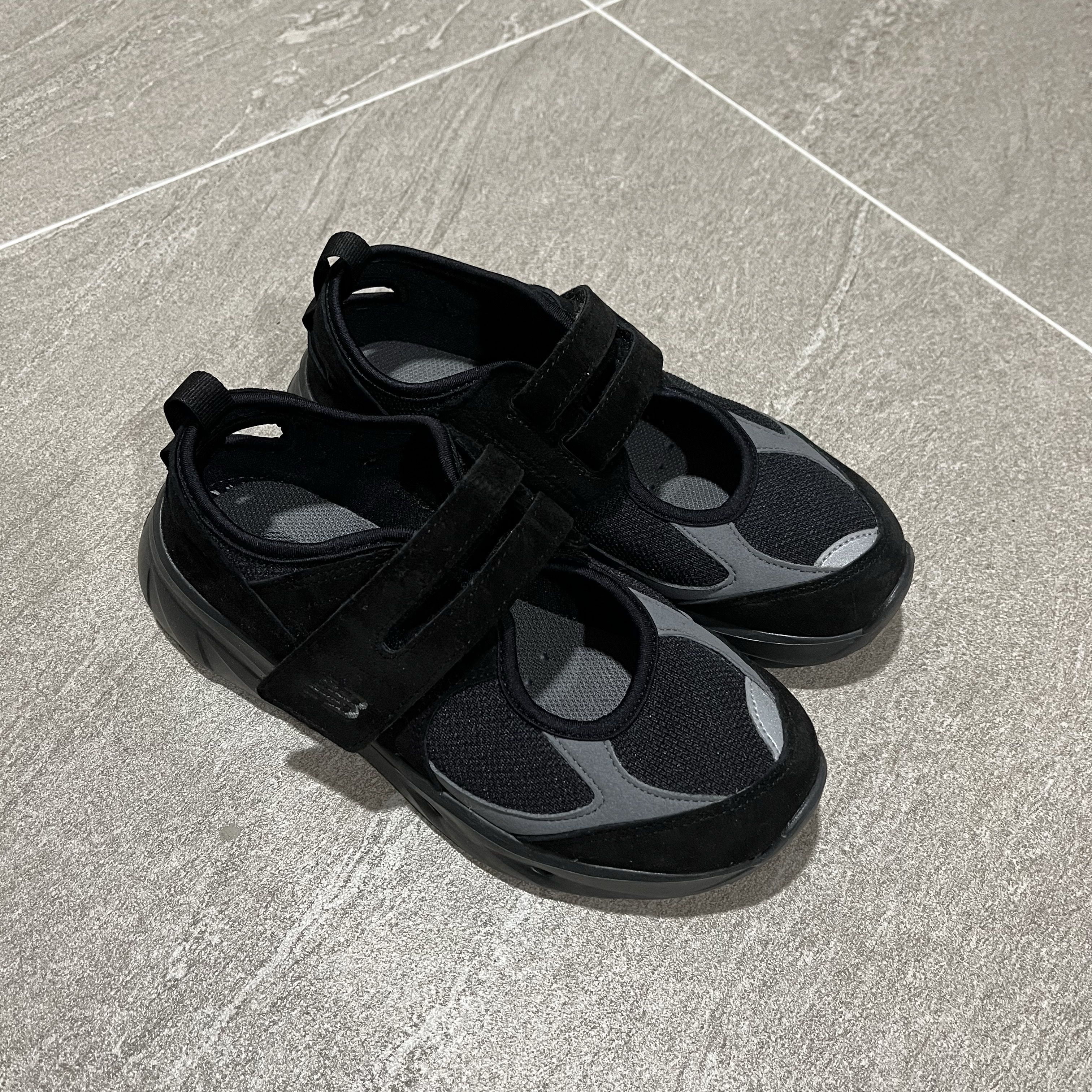 (W) New Balance Breeze SD2203 Black 착용 스타일 - 1