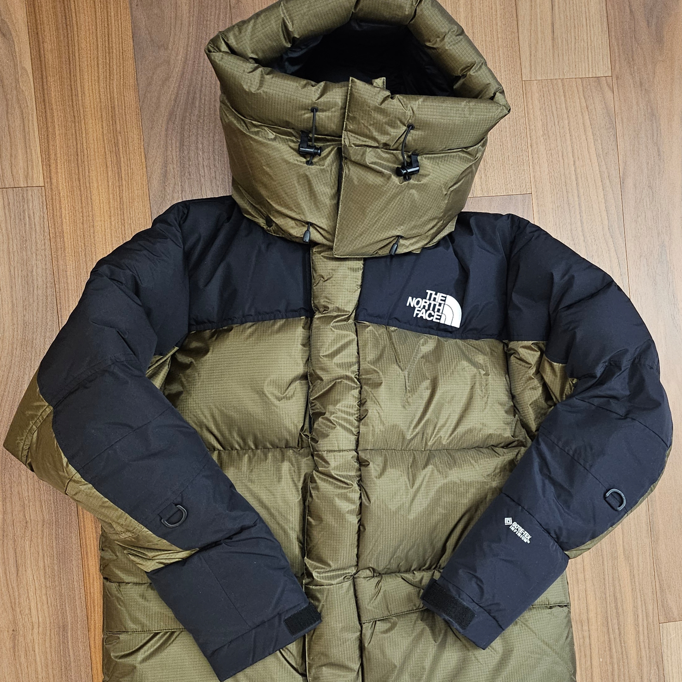 The North Face Him Down Parka Black 착용 스타일