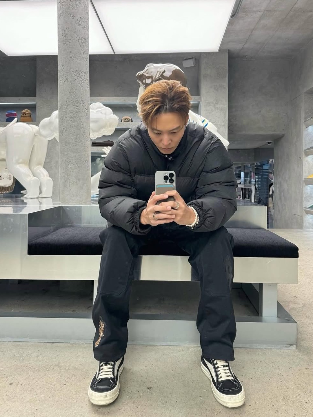 Rick Owens Drkshdw Vintage Sneakers Black Milk, Rick Owens Vintage Sneaks Black Milk 착용 스타일 - 3