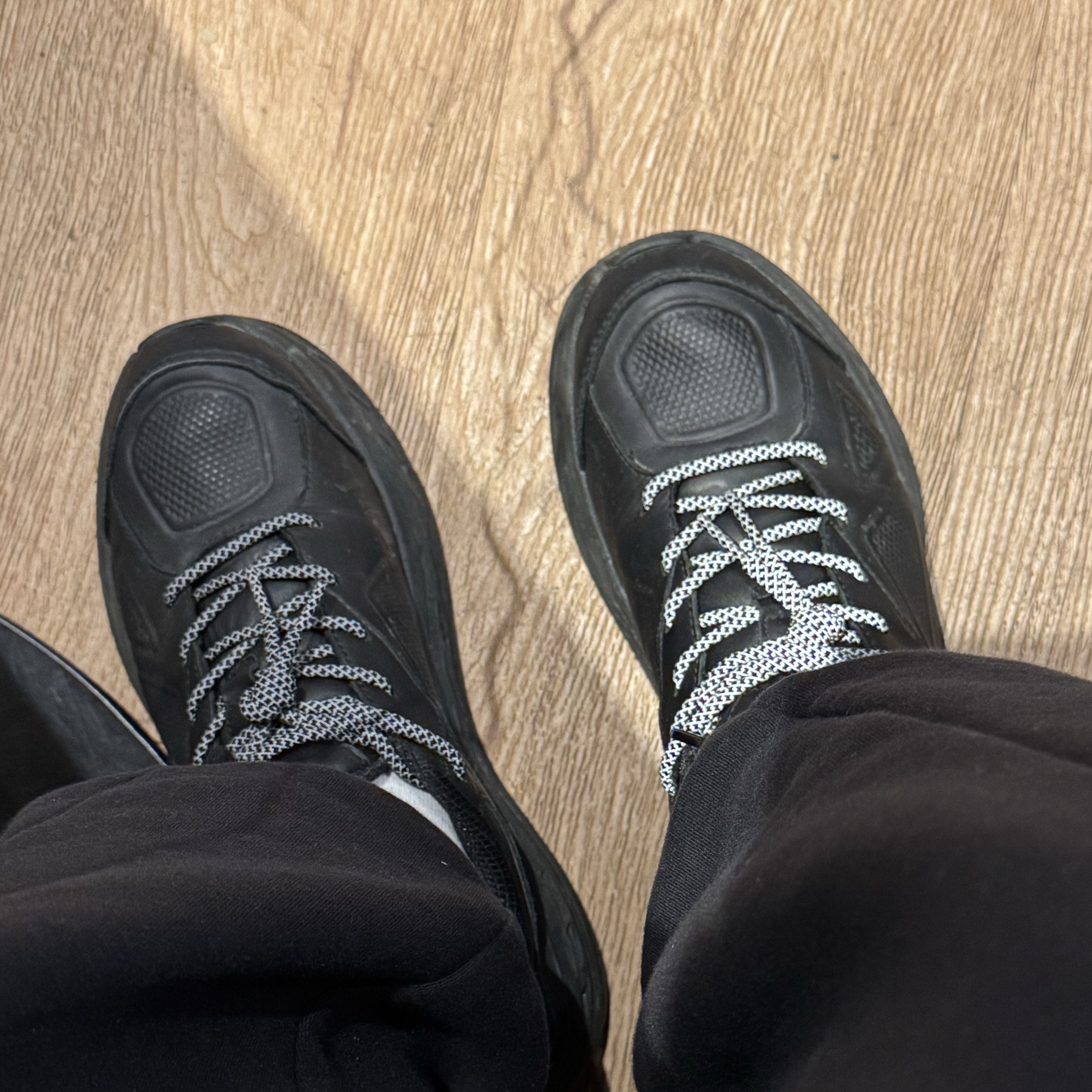 Hoka Bondi LTR Black - Wide 착용 스타일