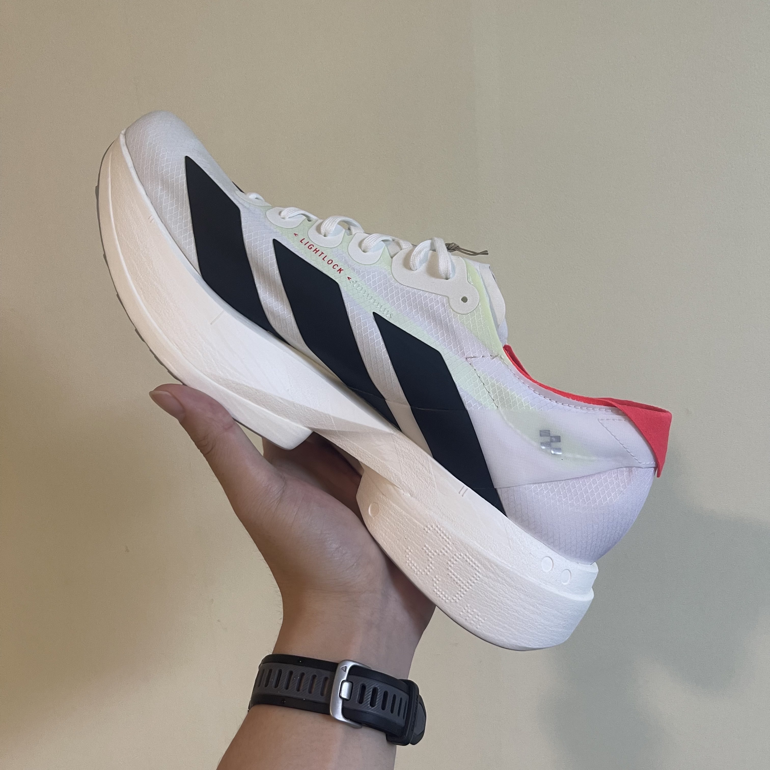 Adidas Adizero Adios Pro 4 Cloud White Core Black 착용 스타일 - 2