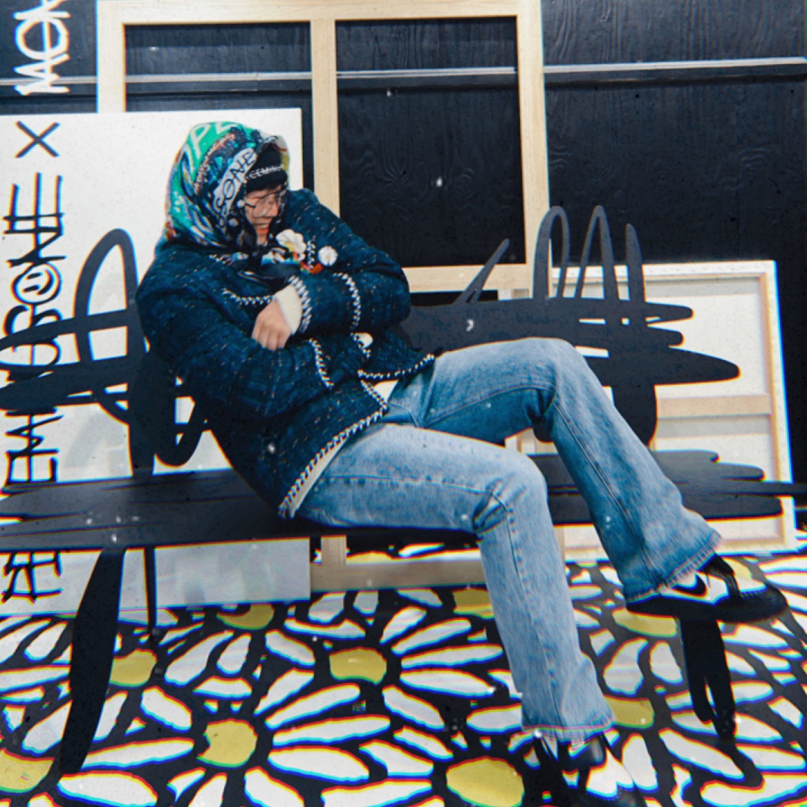 Peaceminusone PMO Scarf #1 Multi, Peaceminusone Daisy Corsage #1 White 착용 스타일