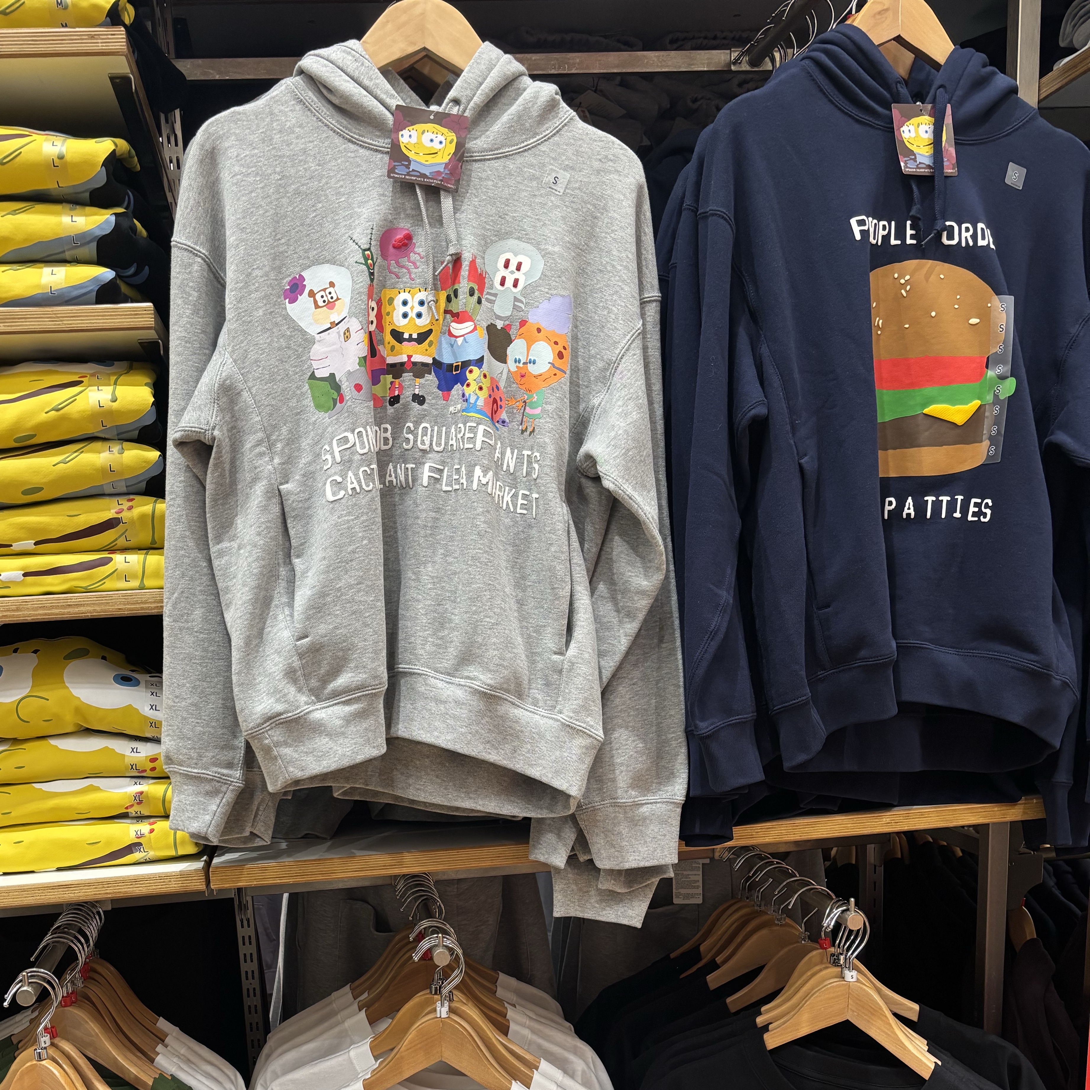 Uniqlo UT x CPFM x SpongeBob Sweat Pull Parka A Gray - KR, Uniqlo UT x CPFM x SpongeBob Sweat Pull Parka C Navy 착용 스타일