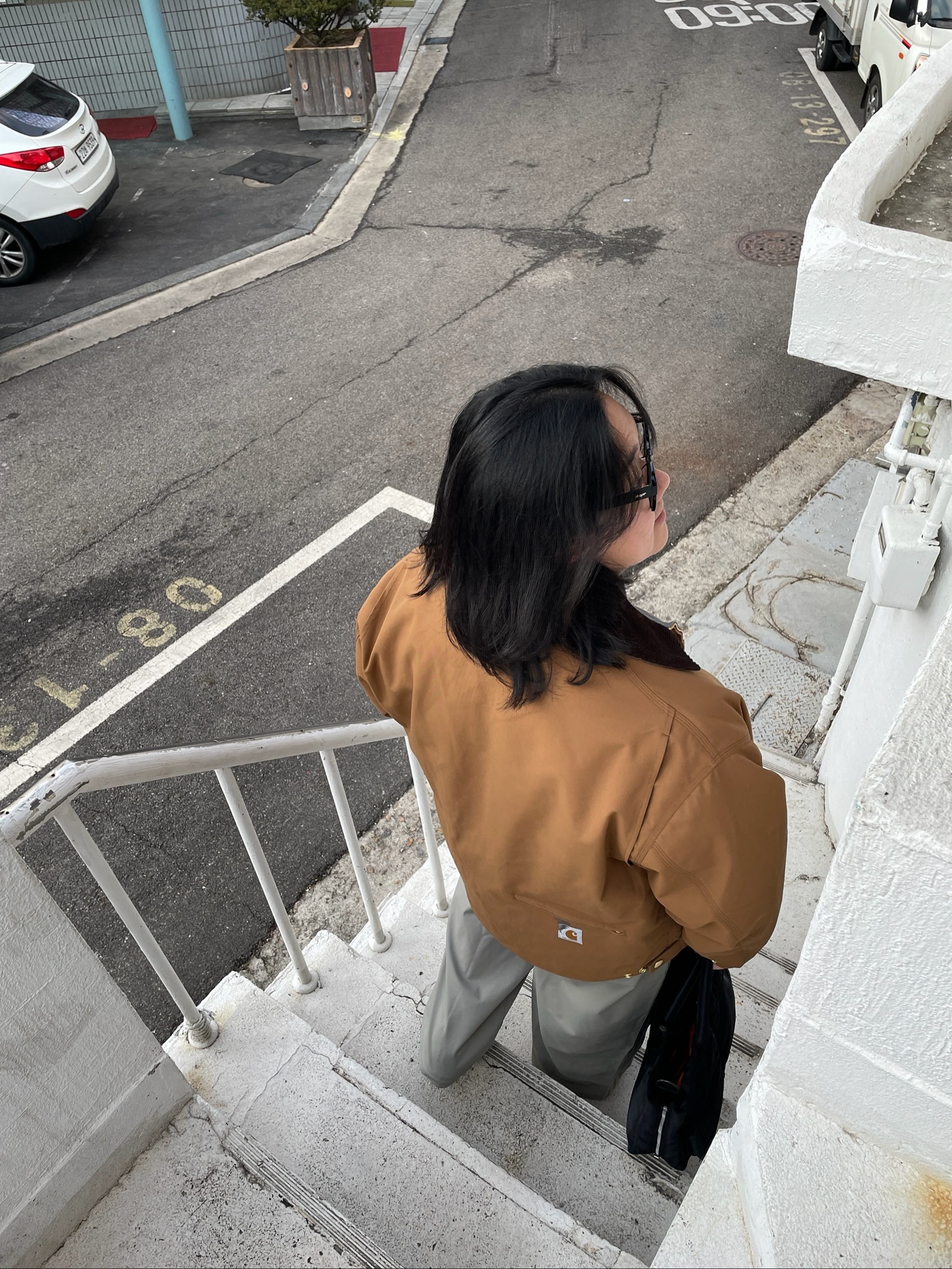 Carhartt WIP x Invincible Reversible Detroit Jacket Max Hamilton Brown Wolf Grey, Supreme Back Stripe Sweater White - 24FW 착용 스타일 - 2