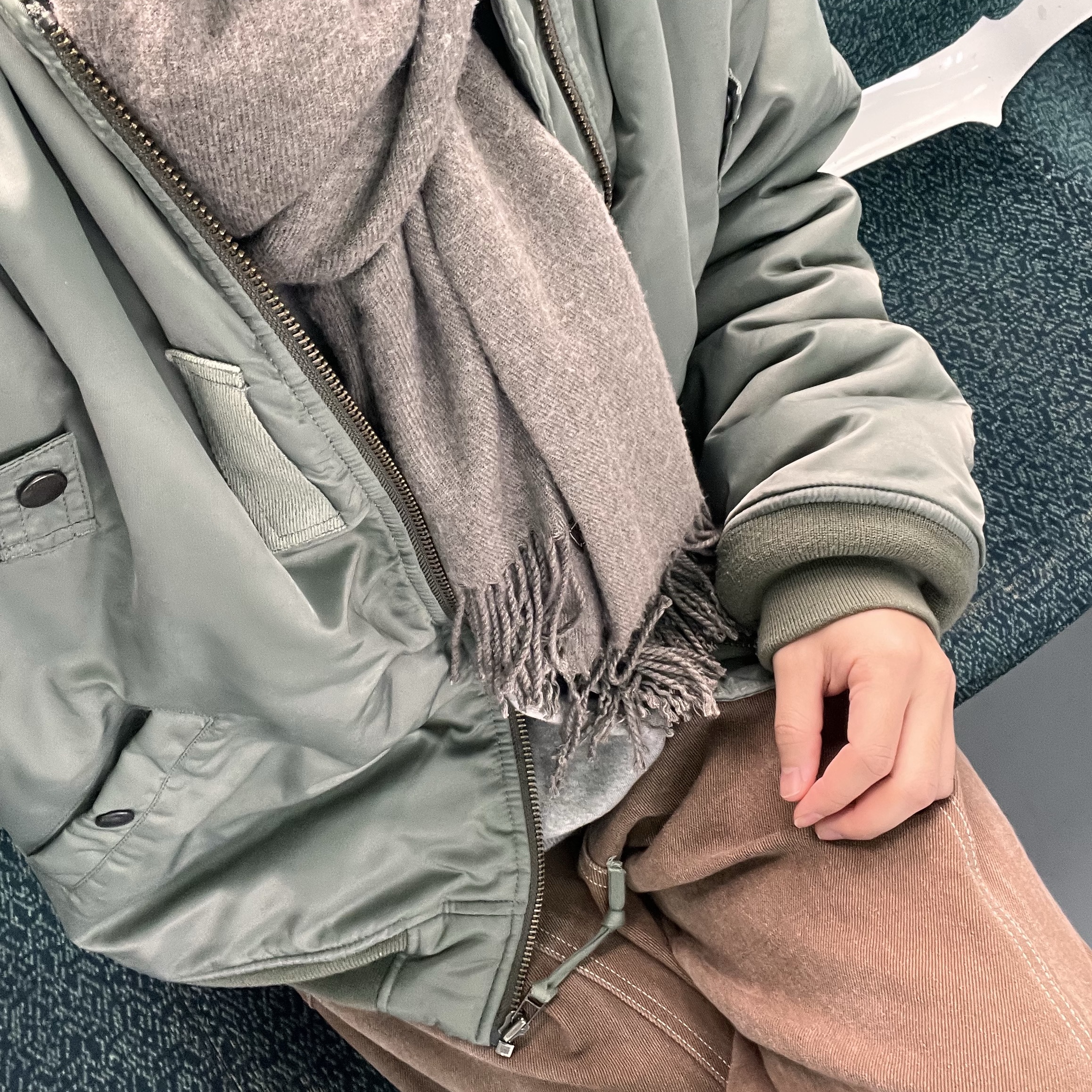 Adidas Puffylette Off White 착용 스타일 - 2