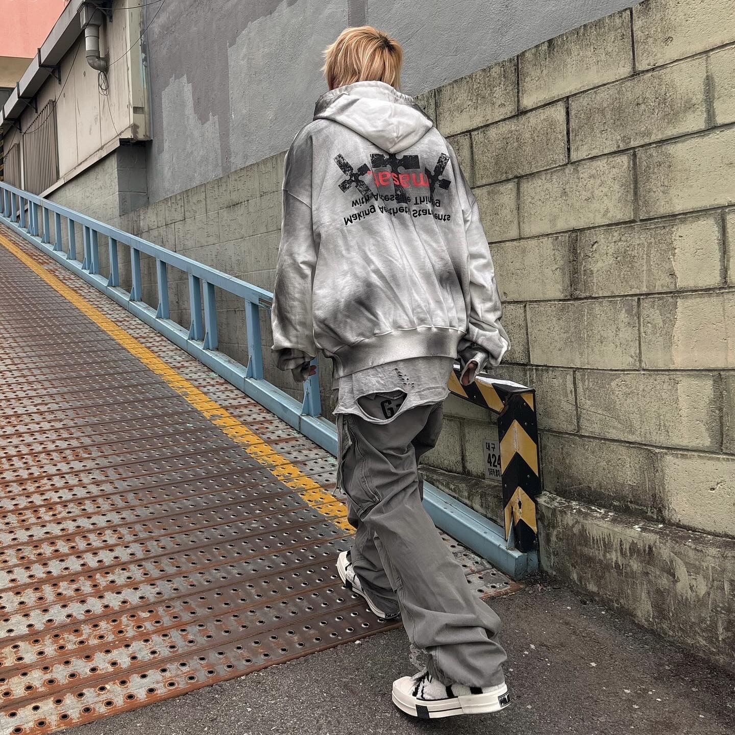 Converse x Drkshdw Turbodrk Chuck 70 Hi Lilly White 착용 스타일 - 2