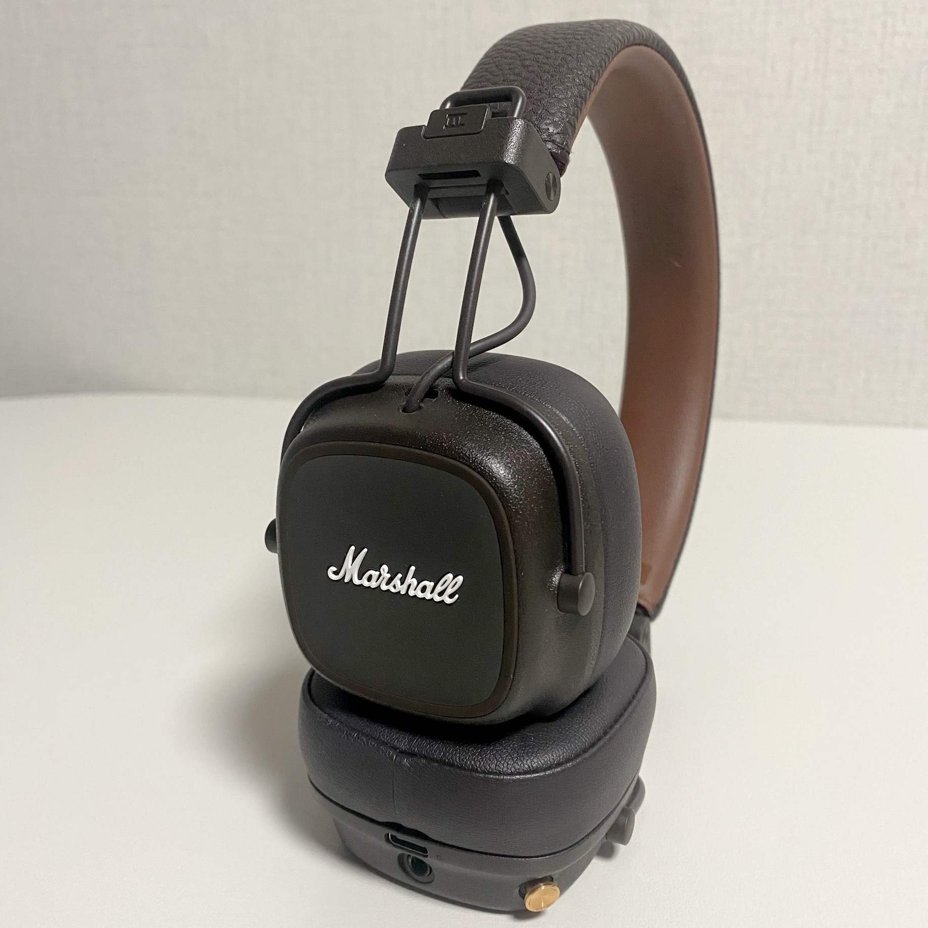 Marshall Major IV Brown (Korean Ver.) 착용 스타일 - 3