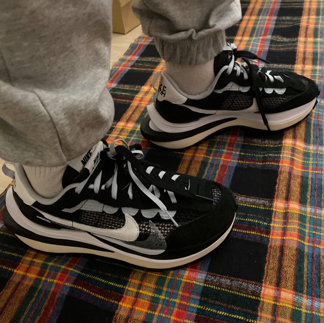 Nike x Sacai VaporWaffle Black White 착용 스타일