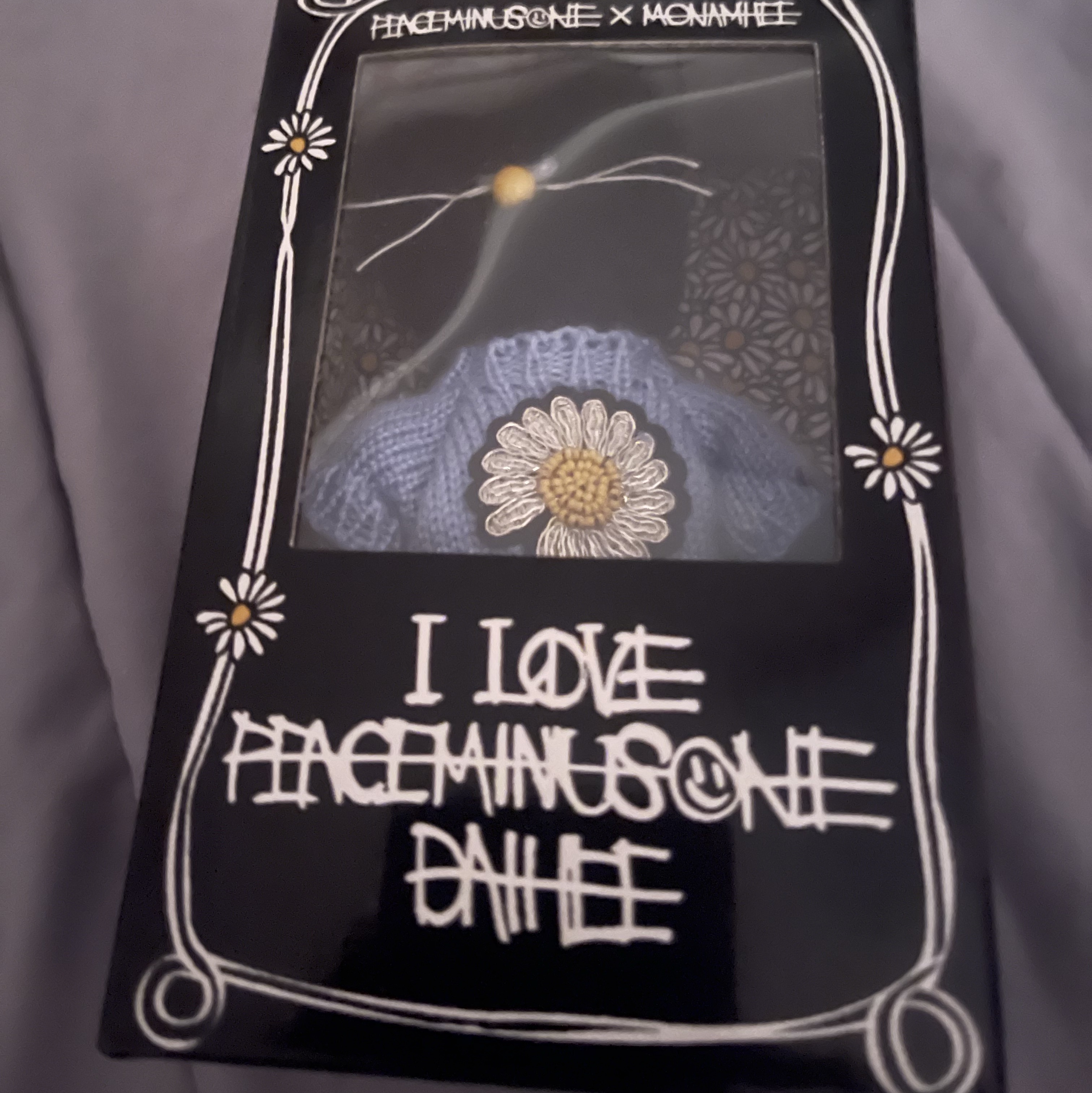 Monamhee x Peaceminusone Daihee Plush Keyring 착용 스타일