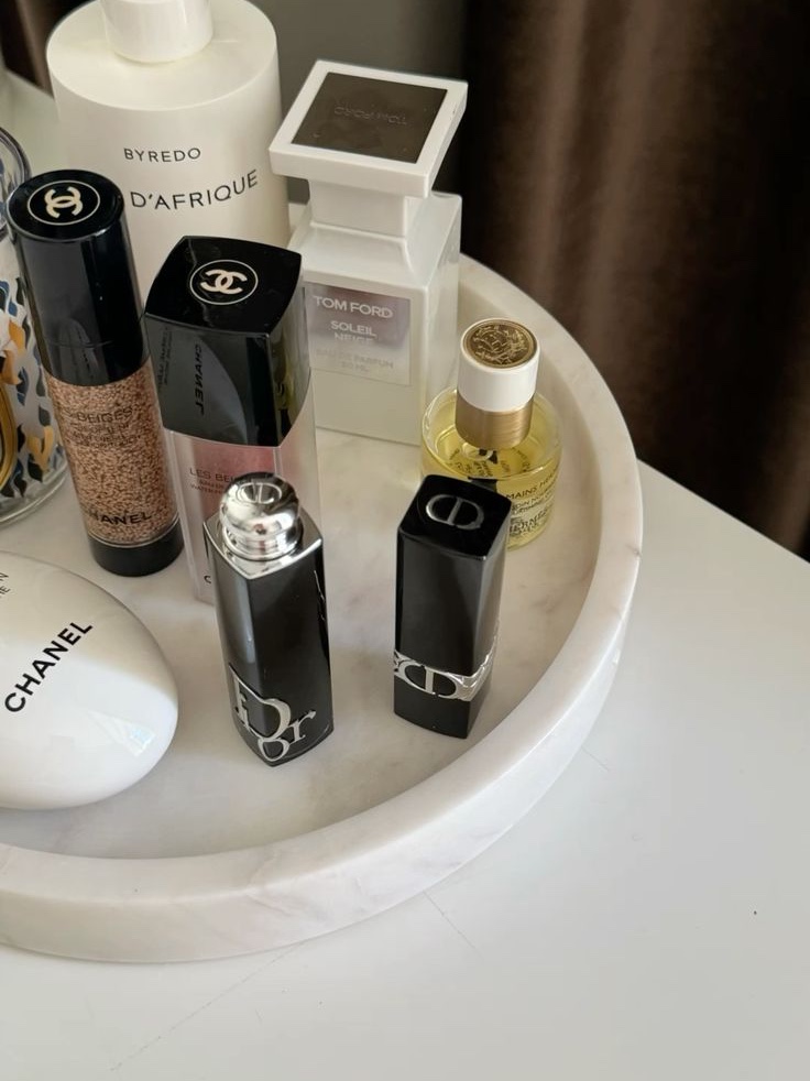 Byredo Bal d'Afrique Body Lotion 225ml, Tom Ford Soleil Neige Eau De Parfum 50ml 착용 스타일 - 1