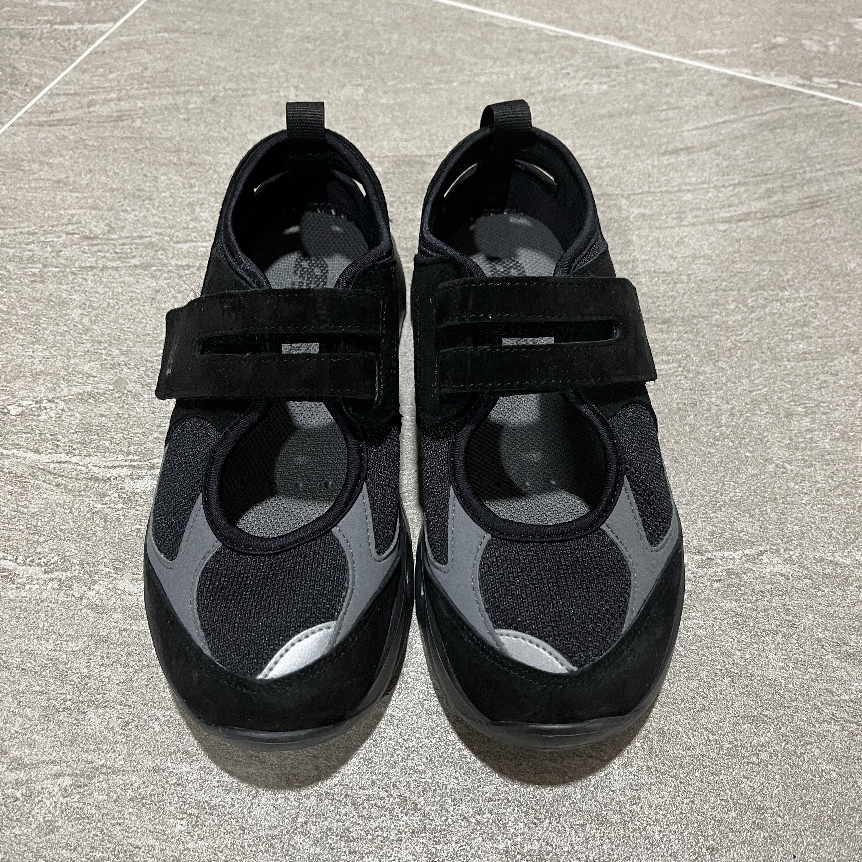 (W) New Balance Breeze SD2203 Black 착용 스타일 - 2