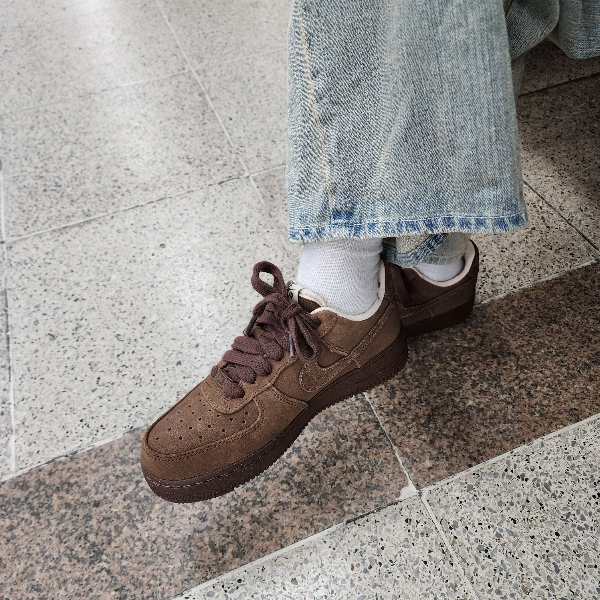 (W) Nike Air Force 1 '07 Cacao Wow 착용 스타일 - 1