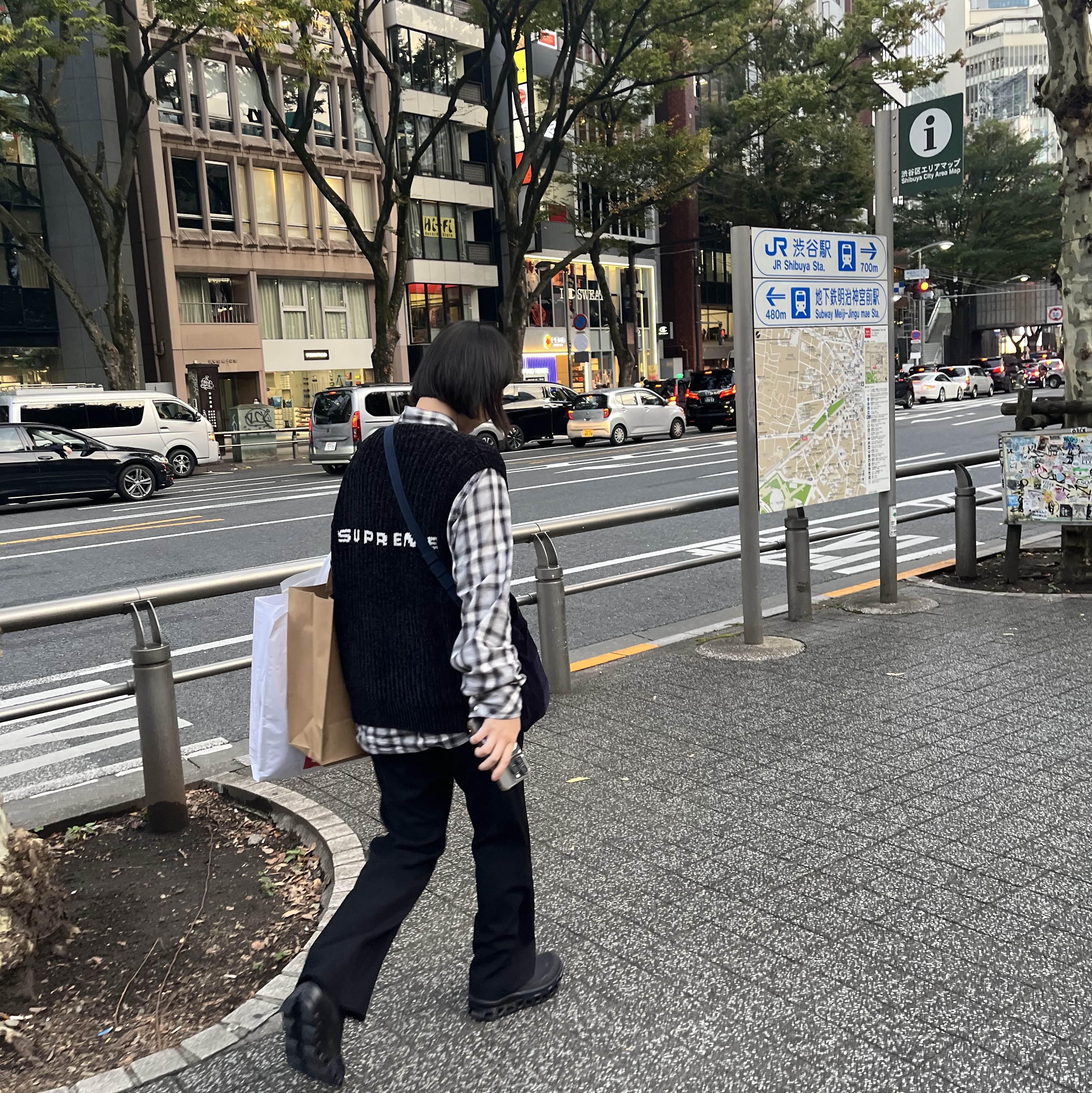 Supreme Chenille Sweater Vest Black - 24FW, On Running x Post Archive Faction (Paf) Cloudmonster 2 Black Magnet 착용 스타일
