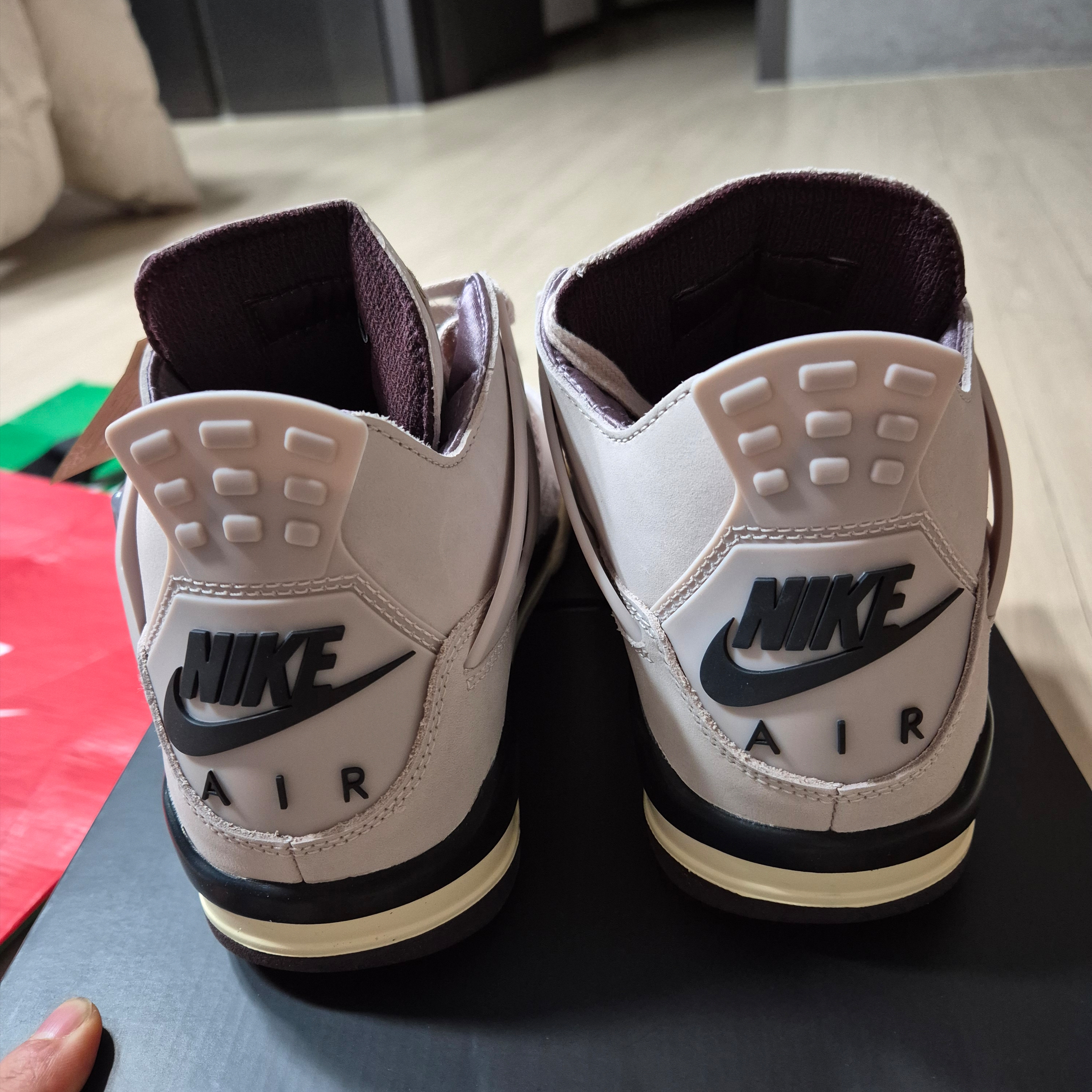 (W) Jordan 4 x A Ma Maniere Retro OG SP W.Y.W.S. 착용 스타일 - 2