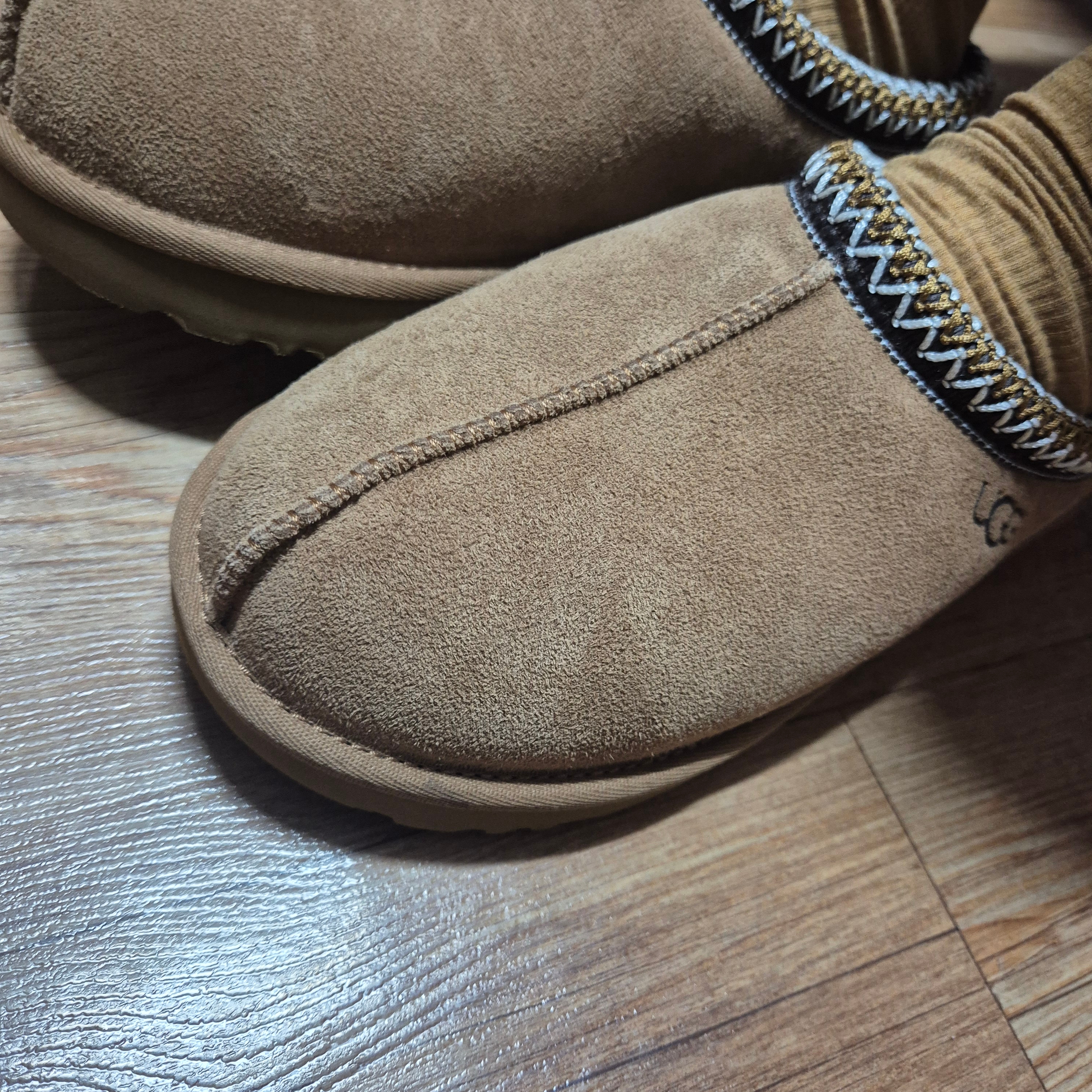 (W) UGG Tasman Slipper Chestnut 착용 스타일