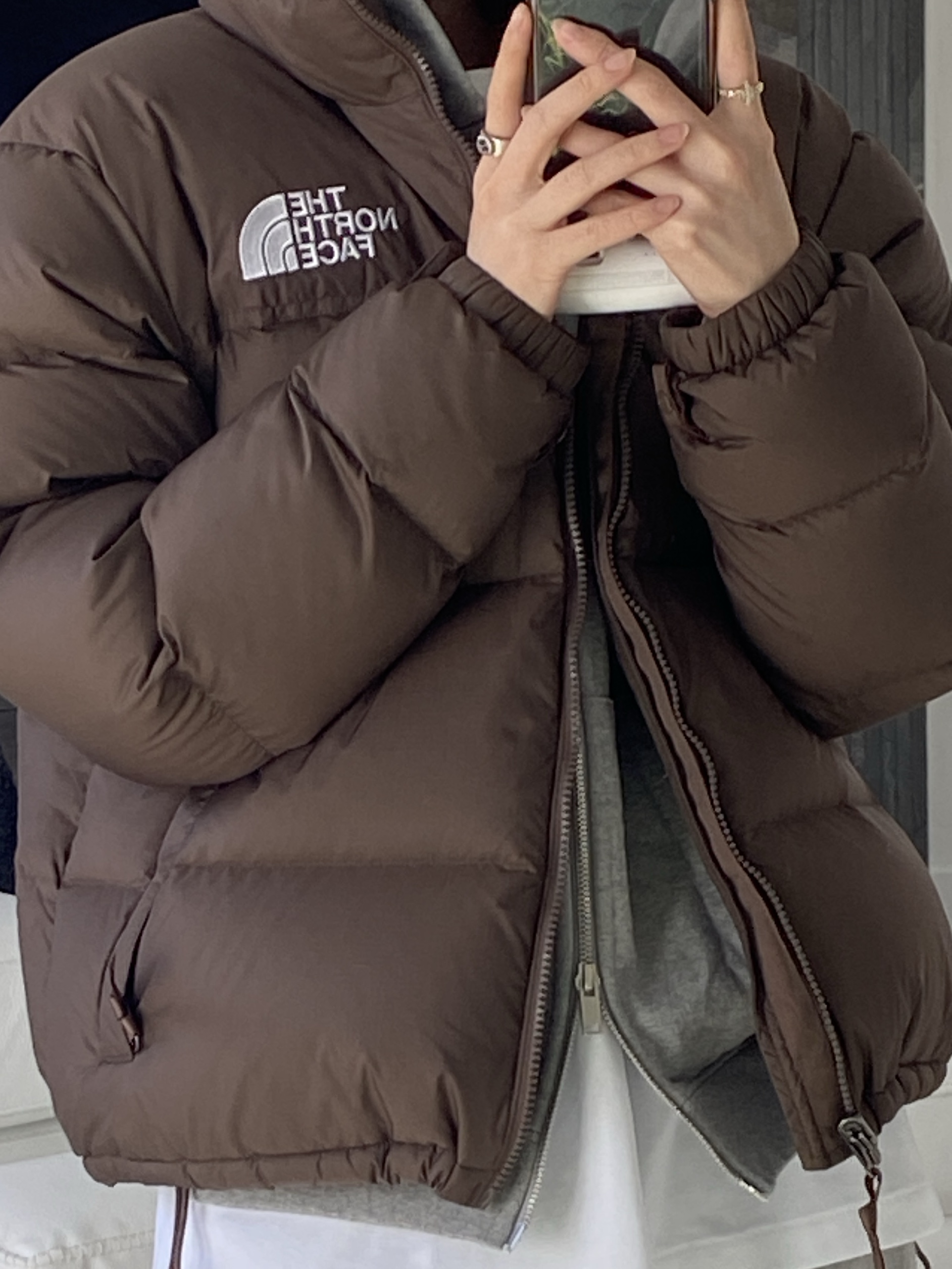 (W) The North Face 1996 Retro Nuptse Jacket Beige Brown - 24FW 착용 스타일