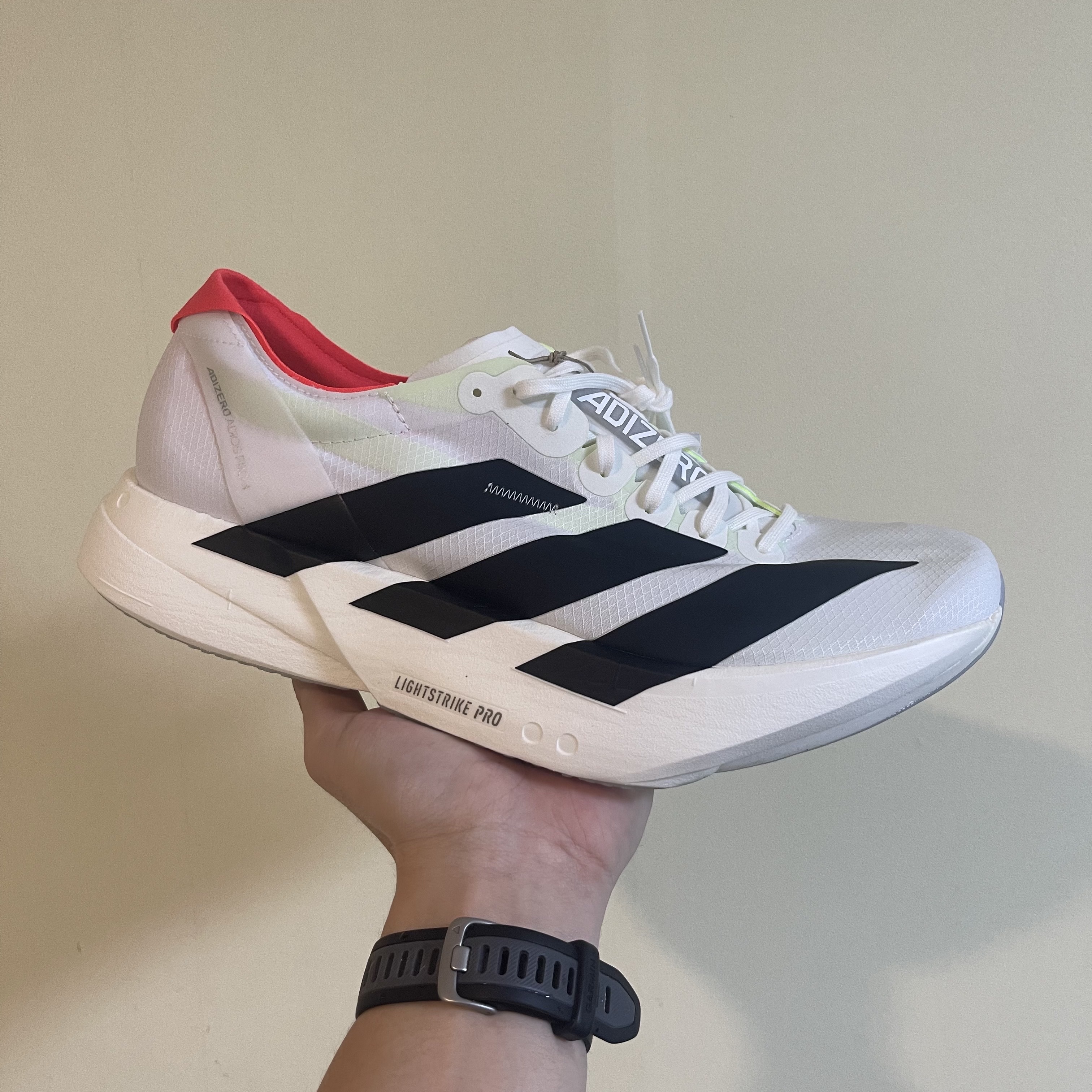 Adidas Adizero Adios Pro 4 Cloud White Core Black 착용 스타일 - 1