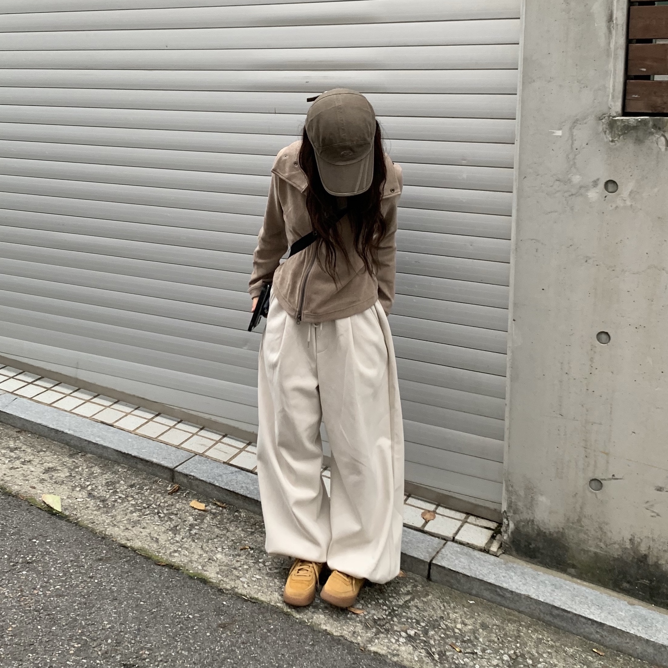 Sansan Gear Faded Washing Cap Brown, (GS) Nike Air Force 1 LV8 3 Wheat 착용 스타일 - 1