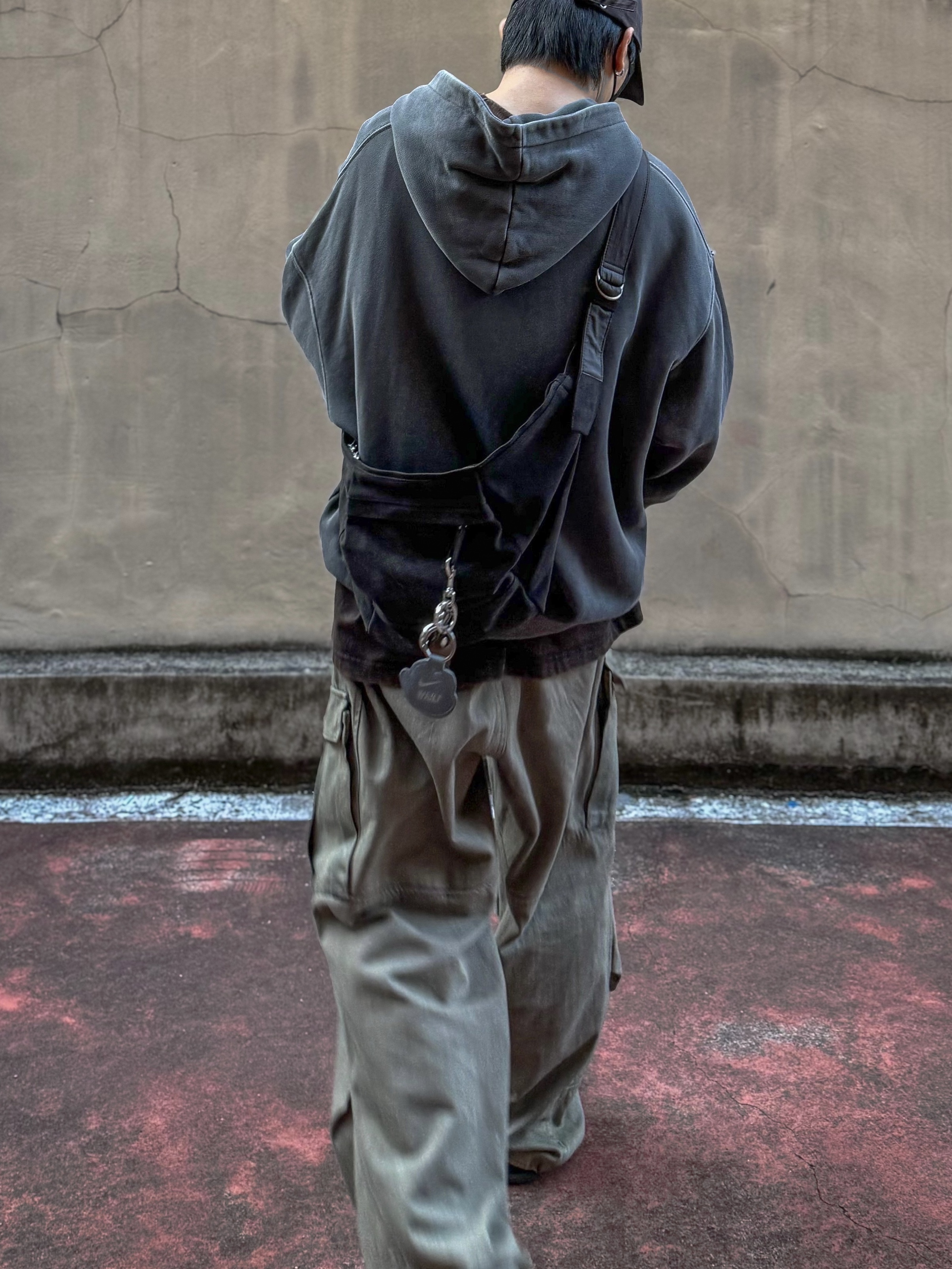 Hatchingroom Mil Pants Washed Olive, Asics x Atmos x Undermycar Gel-Kayano 14 Pepper Black 착용 스타일 - 4