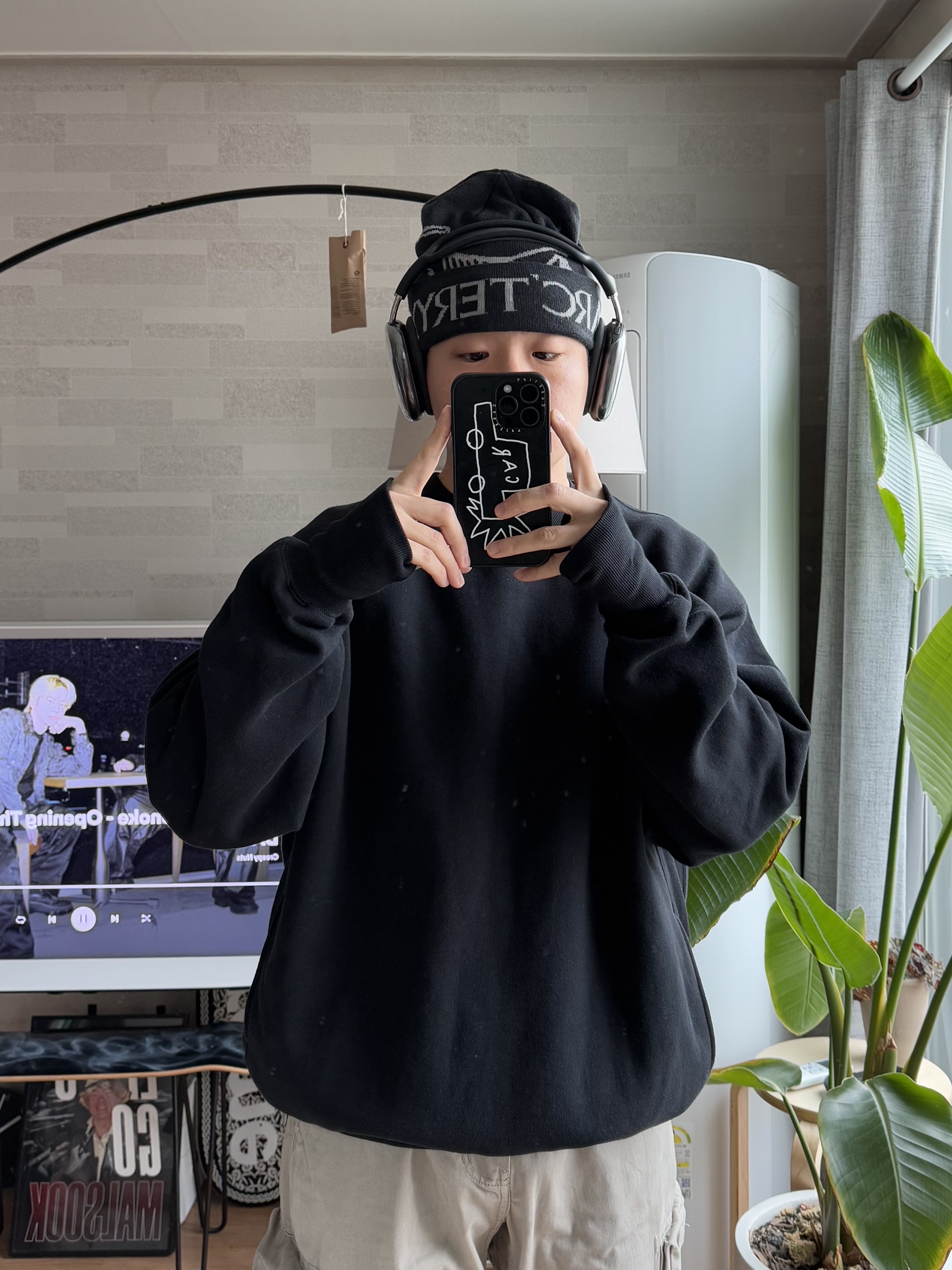 Oakley Factory Team x Brain Dead Suede Flesh Java, Arc'teryx Bird Word Toque Black Void 착용 스타일 - 2