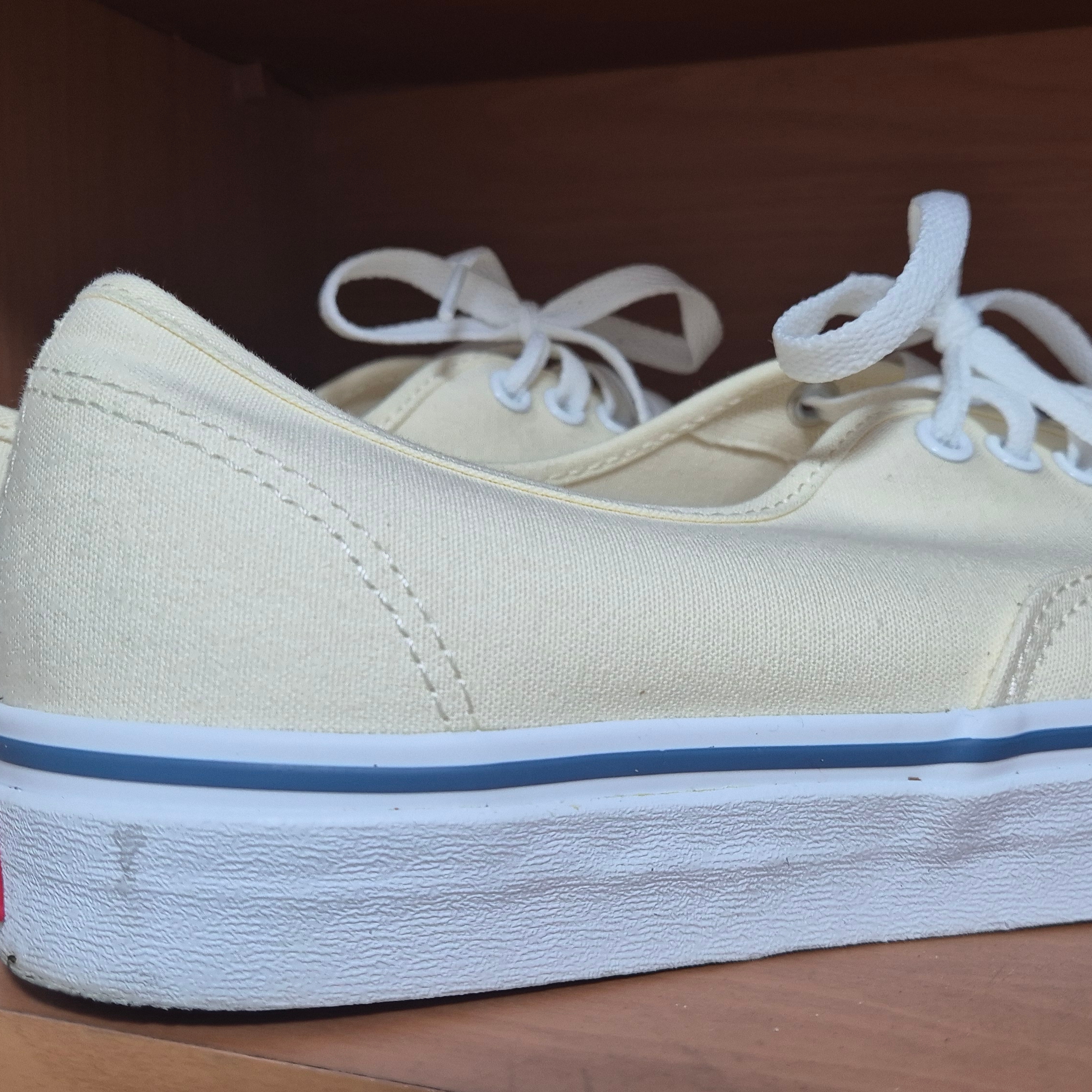 Vans Authentic White 착용 스타일