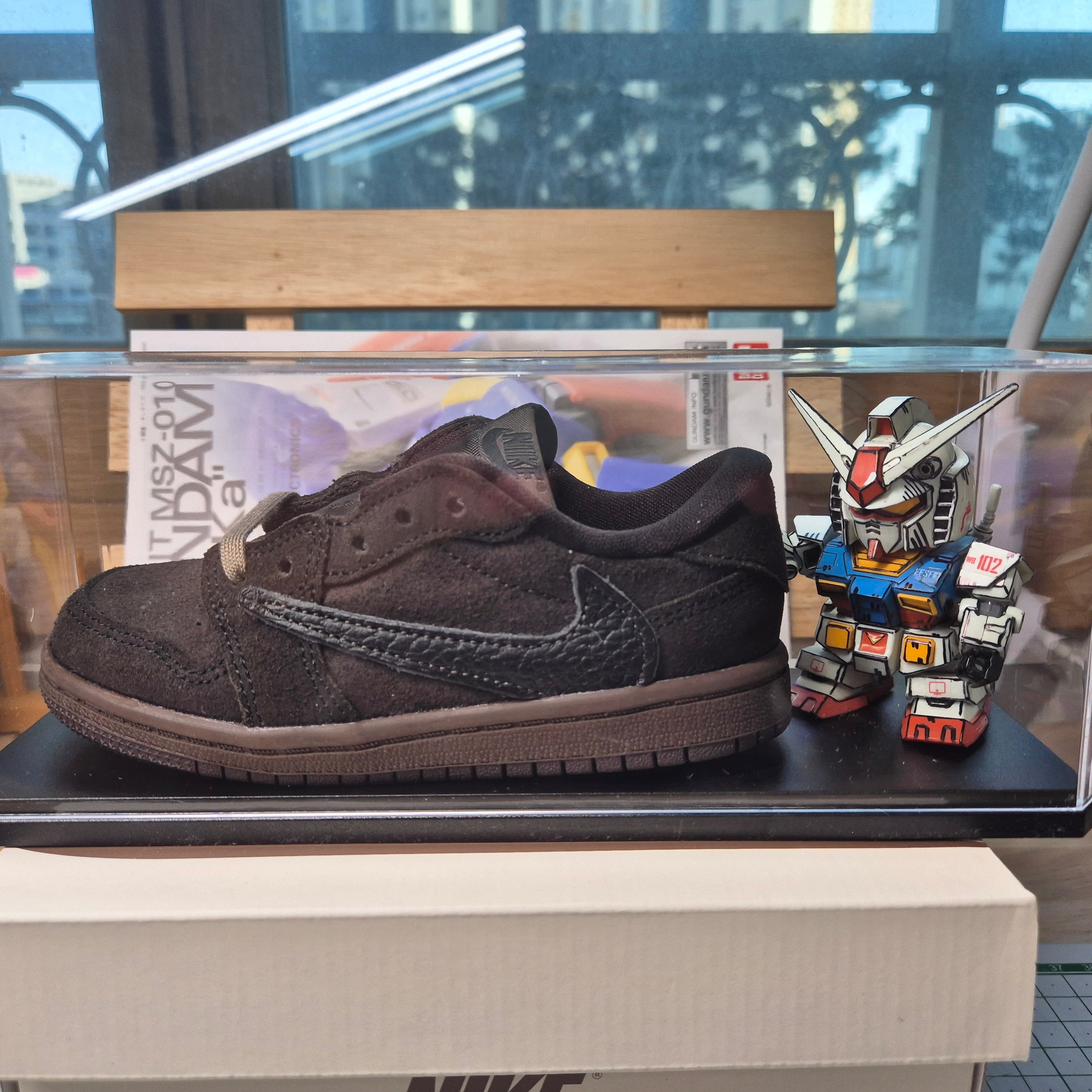 (TD) Jordan 1 x Travis Scott Retro Low OG SP Velvet Brown and Dark Mocha 착용 스타일