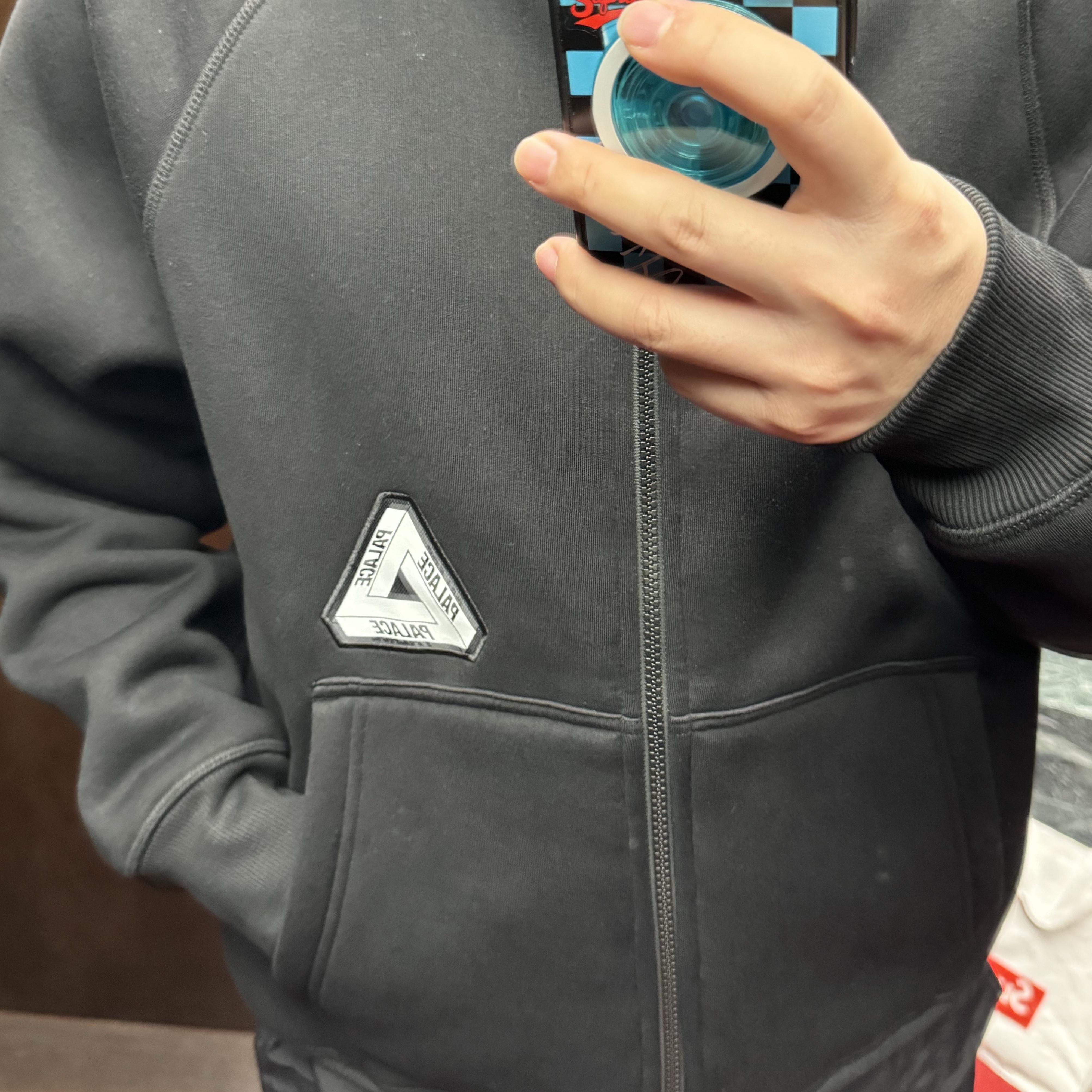 Palace Thermal Bonded Cap Hood Black - 24FW 착용 스타일