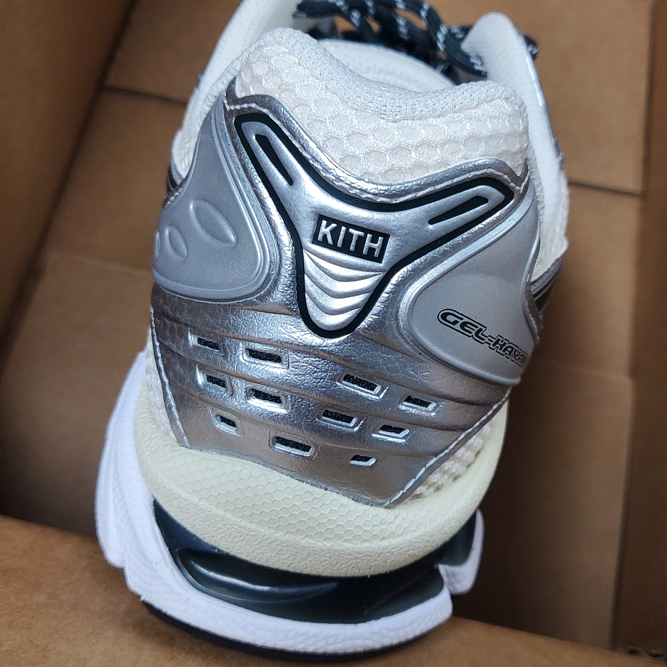 Asics x Kith Gel-Kayano 14 Cream Scarab 착용 스타일