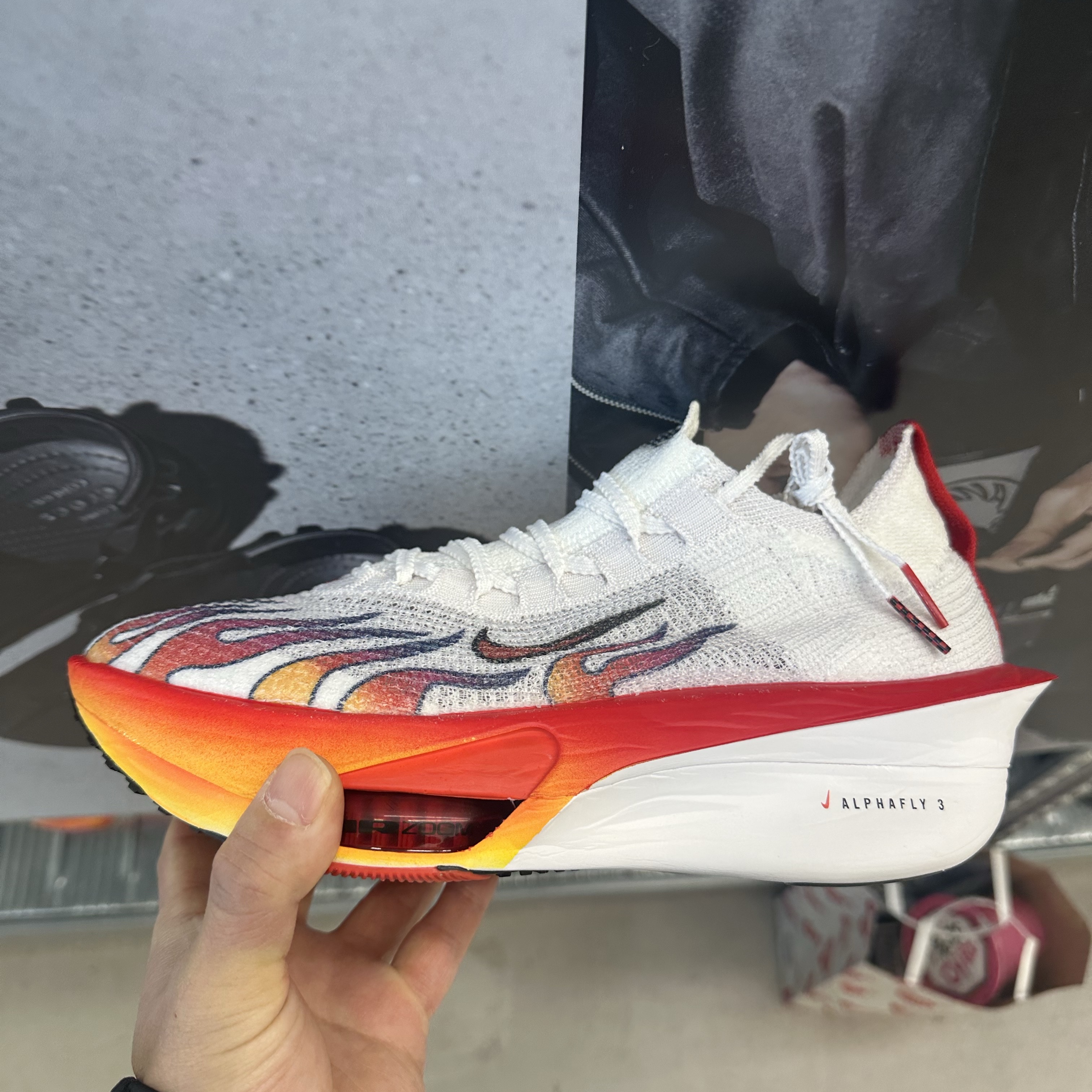 Nike Air Zoom Alphafly Next% 3 PRM White Habanero Red 착용 스타일