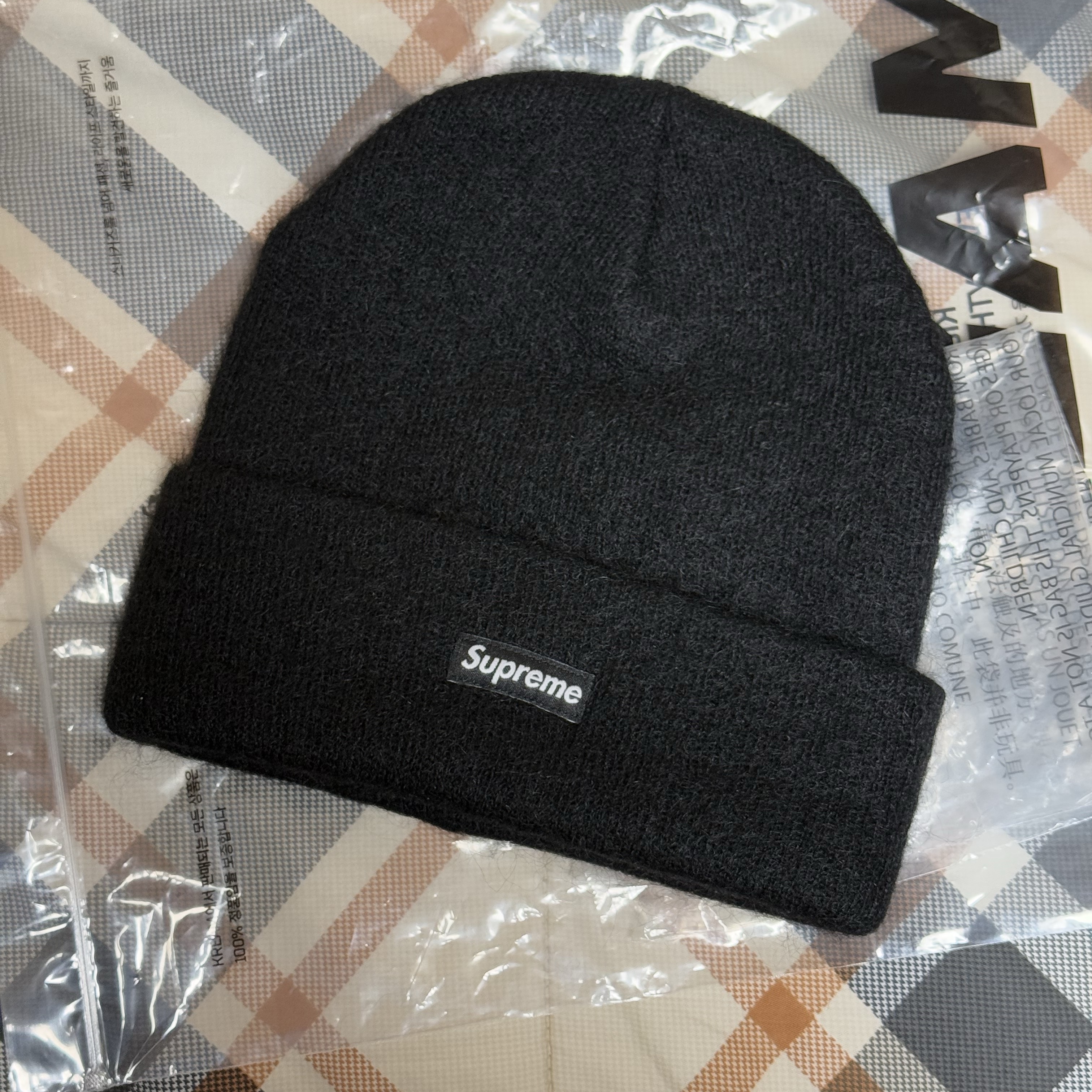 Supreme Mohair Beanie Black - 24FW, Baracuta G9 Regular fit Harrington Jacket Black 착용 스타일 - 1