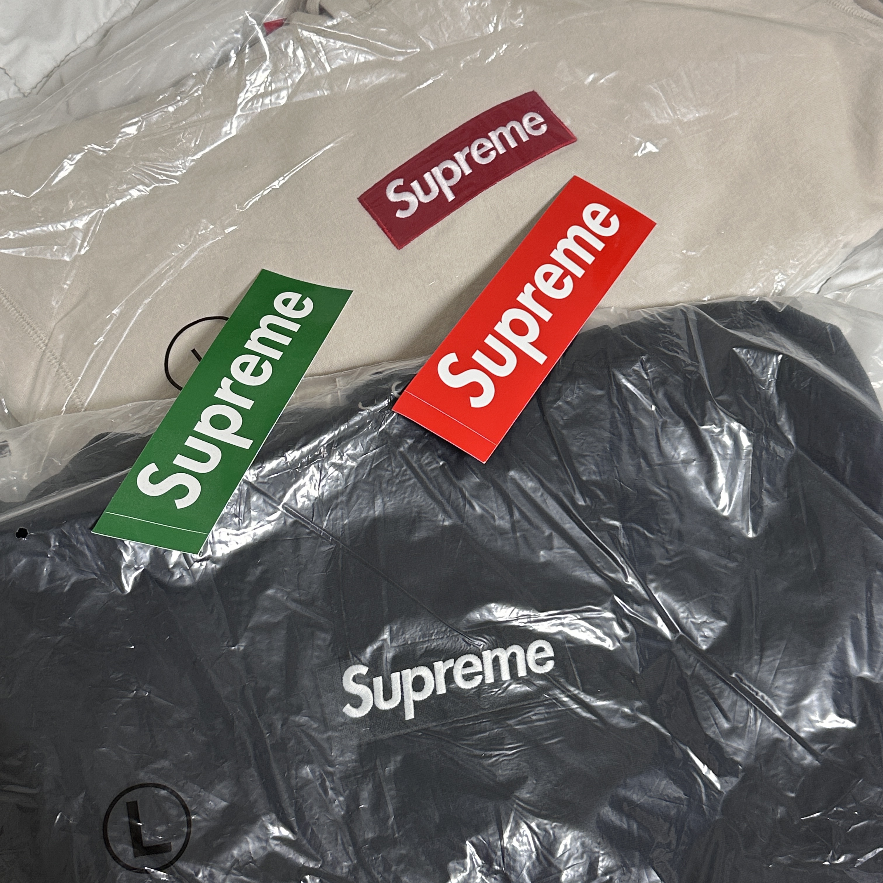 Supreme Box Logo Hooded Sweatshirt Black - 24FW, Supreme Box Logo Hooded Sweatshirt Stone - 24FW 착용 스타일
