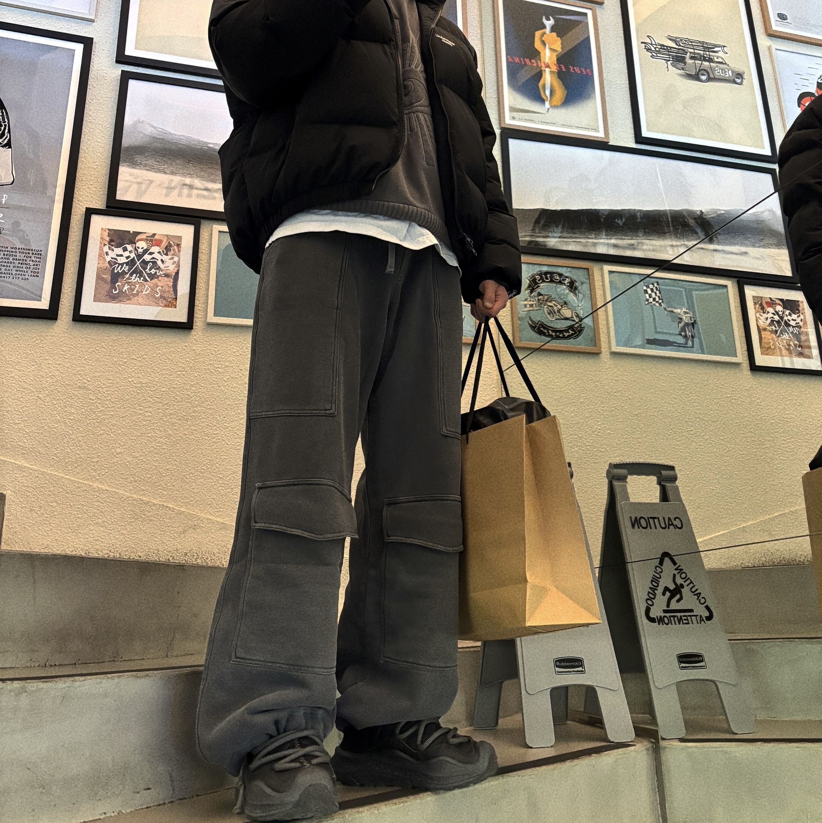 Hoka Ora Primo Black, Undermycar Mu.15 Anti Fxxking Logo Play Triple Logo Crop Padding Jacket Black 착용 스타일 - 1