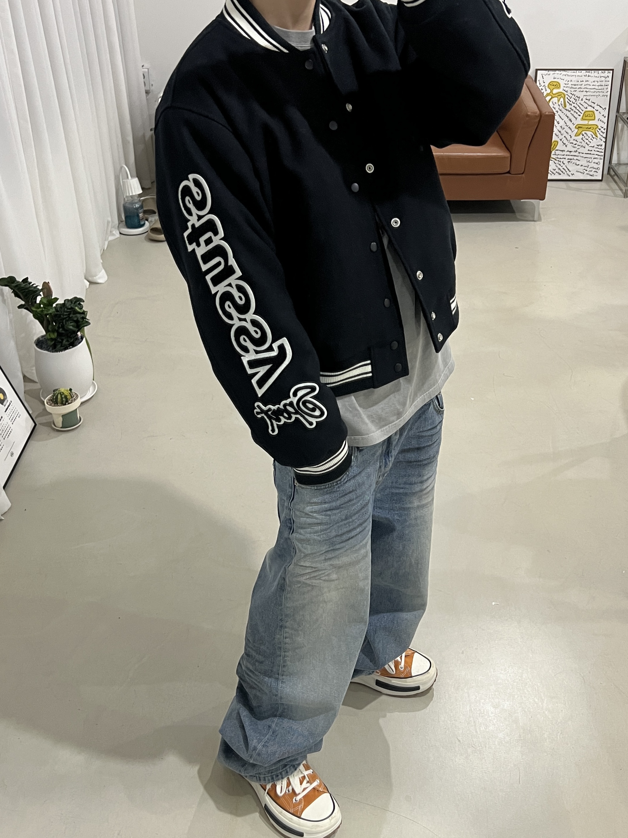Stussy Competition Varsity Jacket Black 착용 스타일 - 3