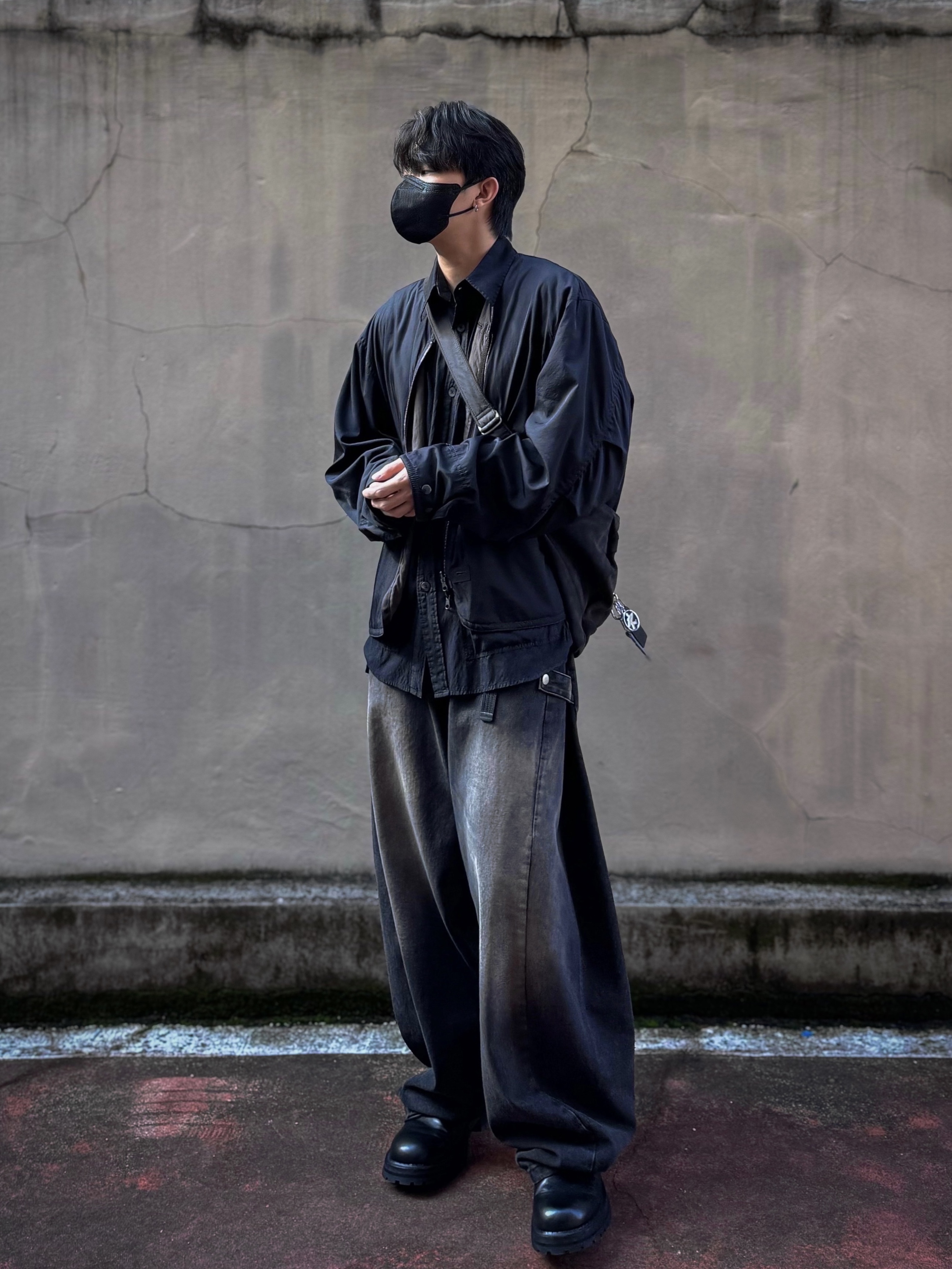 Hatchingroom Reversible Lining Jacket Black Charcoal 착용 스타일 - 1