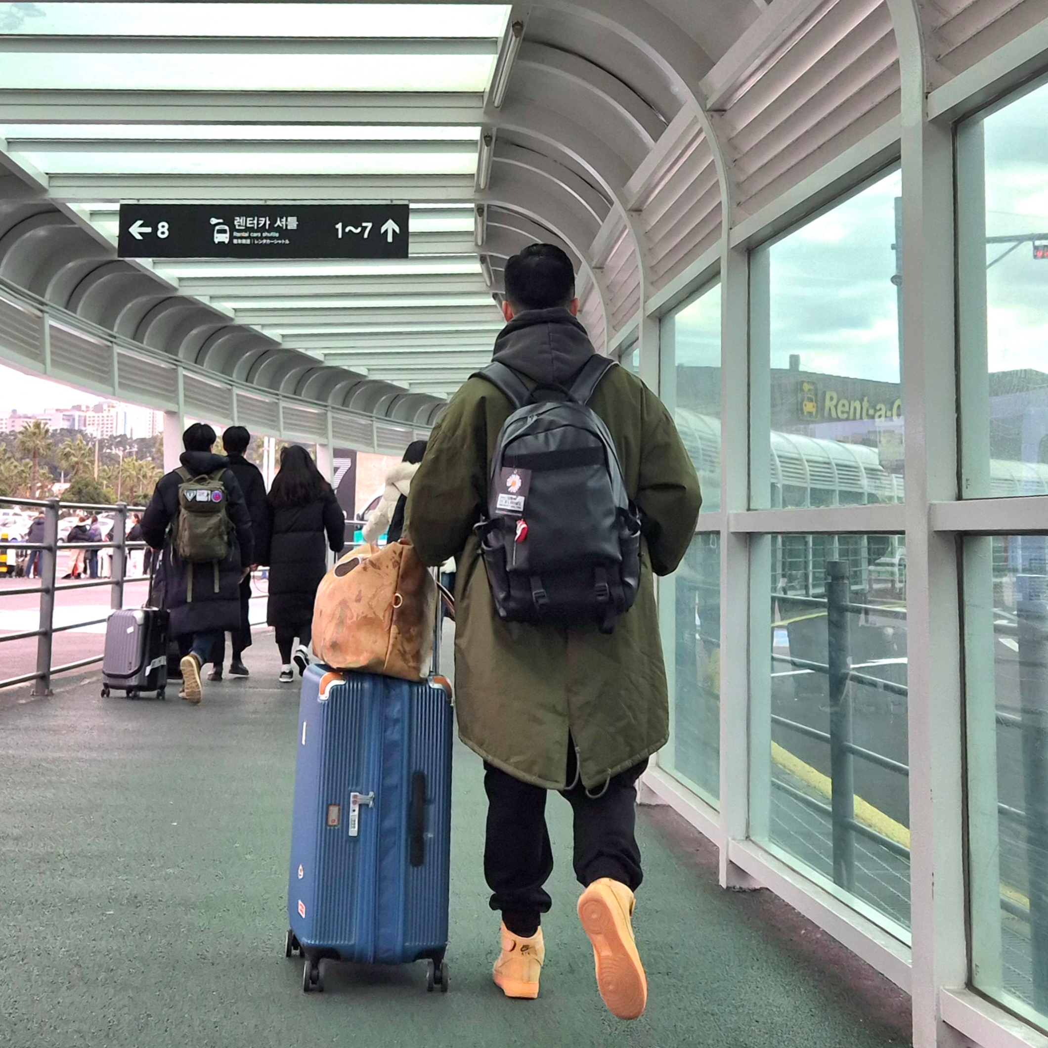 Nike Air Force 1 High '07 LV8 WB Flax, IAB Studio Pigment Hoodie Black 착용 스타일 - 1