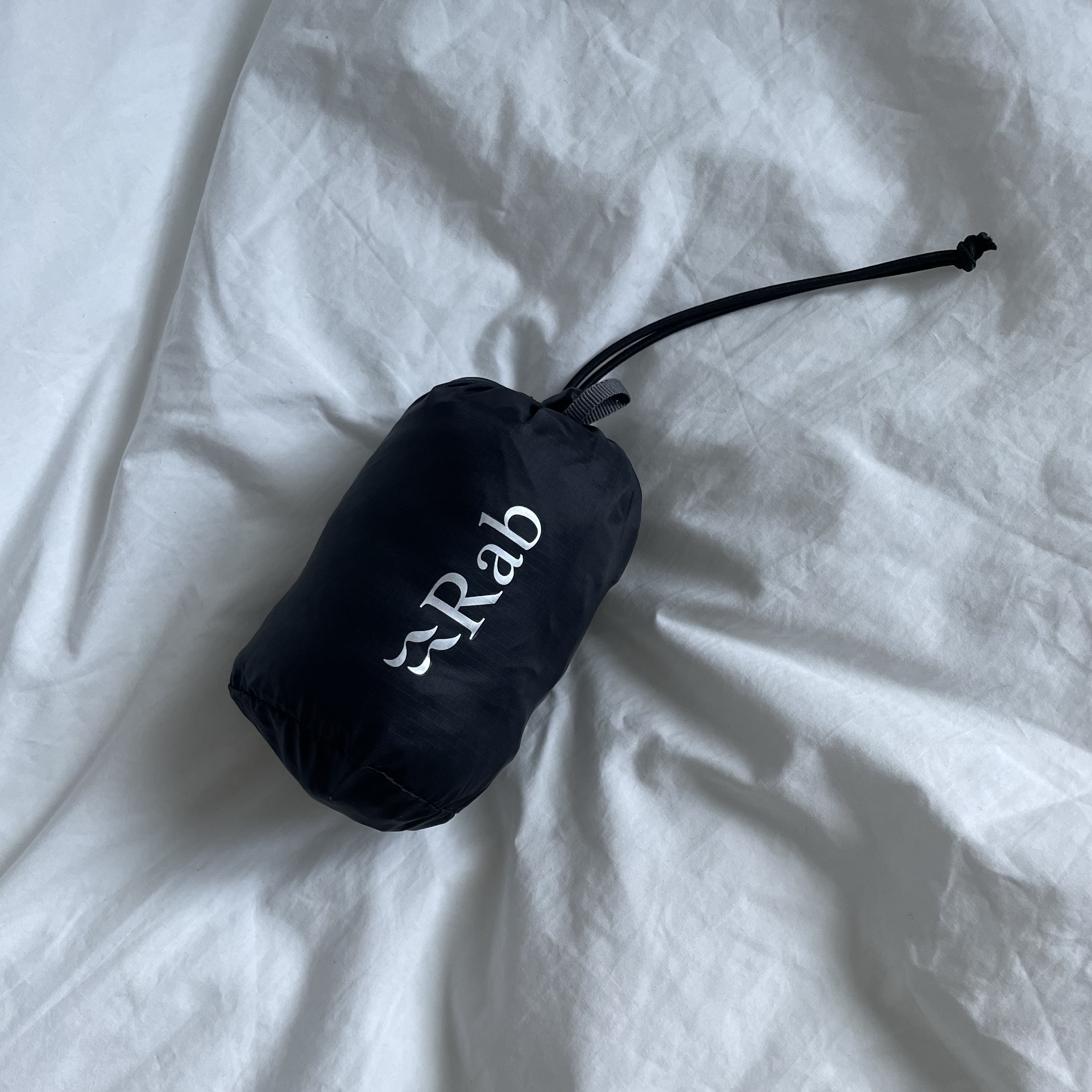 Rab Storm Mitts Black 착용 스타일