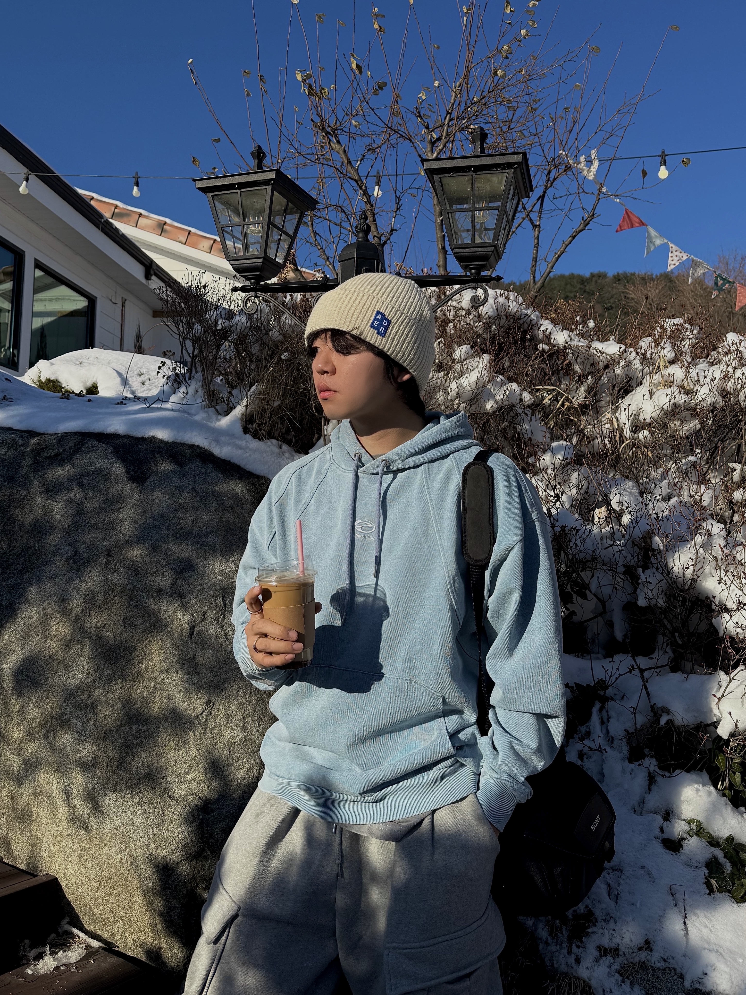 Ader Error Sig; TRS Tag Beanie 02 Oatmeal, (W) Nike Air Max Plus TNPO Black 착용 스타일 - 2