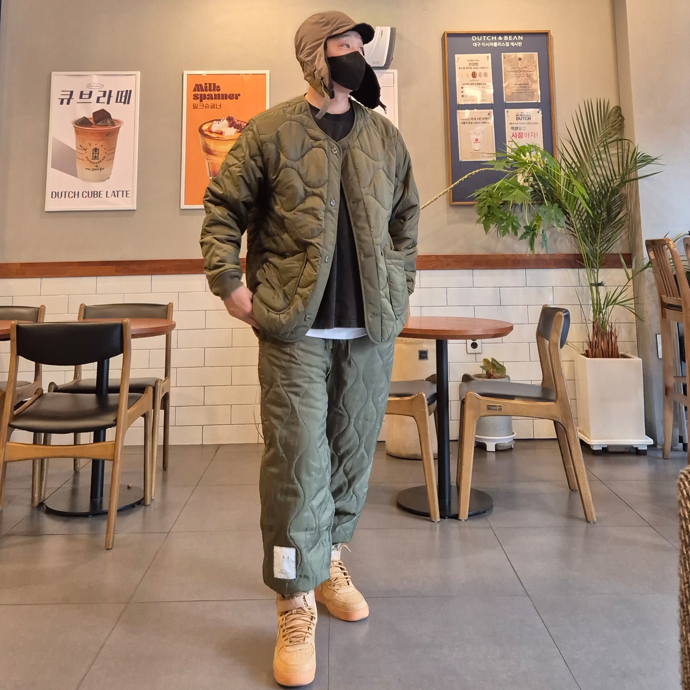 Nike Air Force 1 High '07 LV8 WB Flax 착용 스타일 - 1