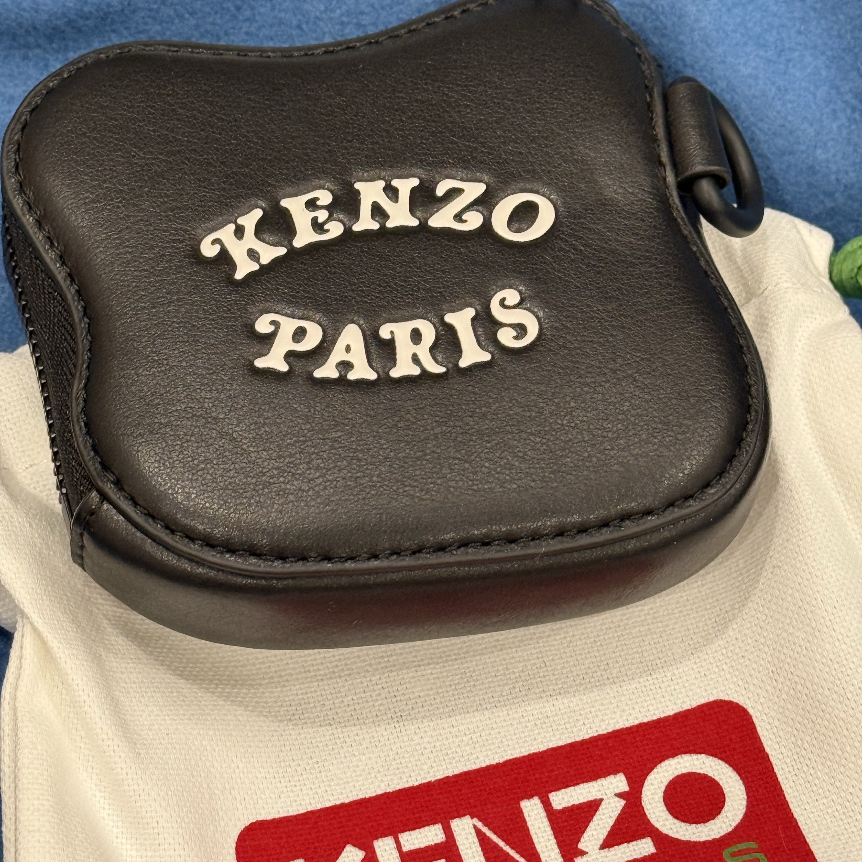 Kenzo x Verdy Market Purse in Leather Black - 25SS 착용 스타일 - 2