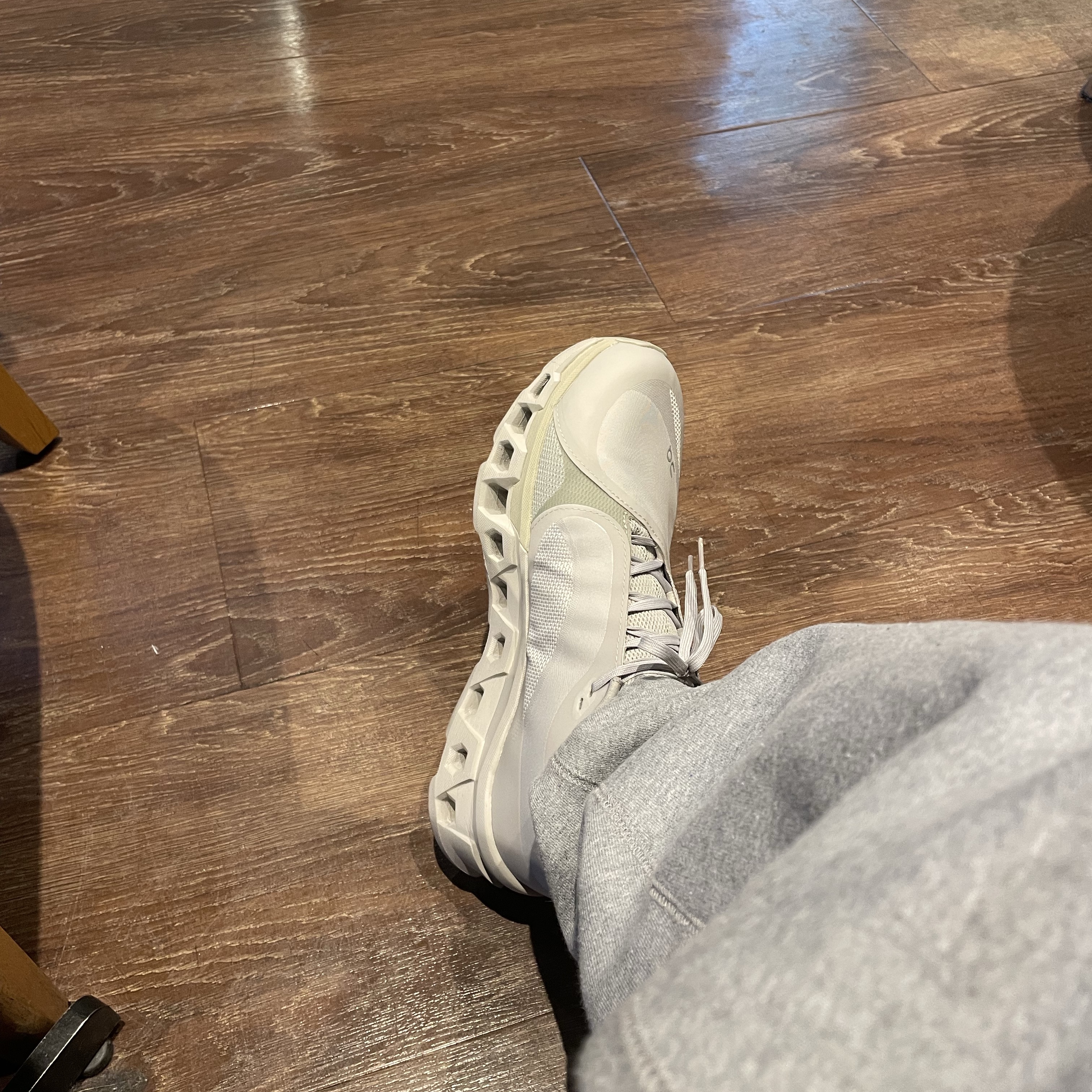 On Running x Post Archive Faction (Paf) Cloudmonster 2 Moondust Chalk 착용 스타일